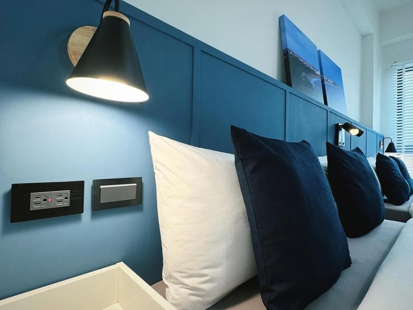 Decorative detail, Bed in WinXin House