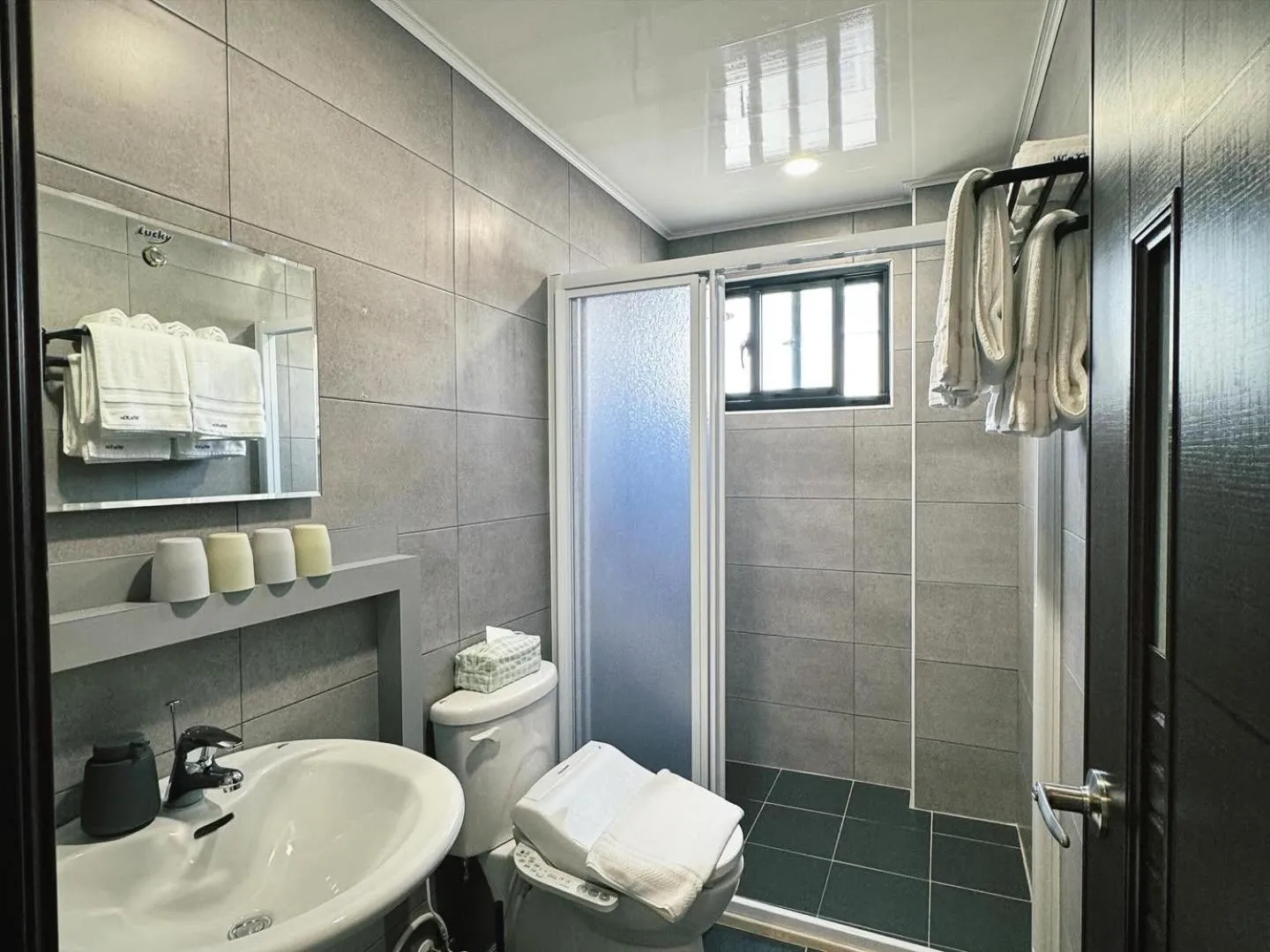 Shower in WinXin House