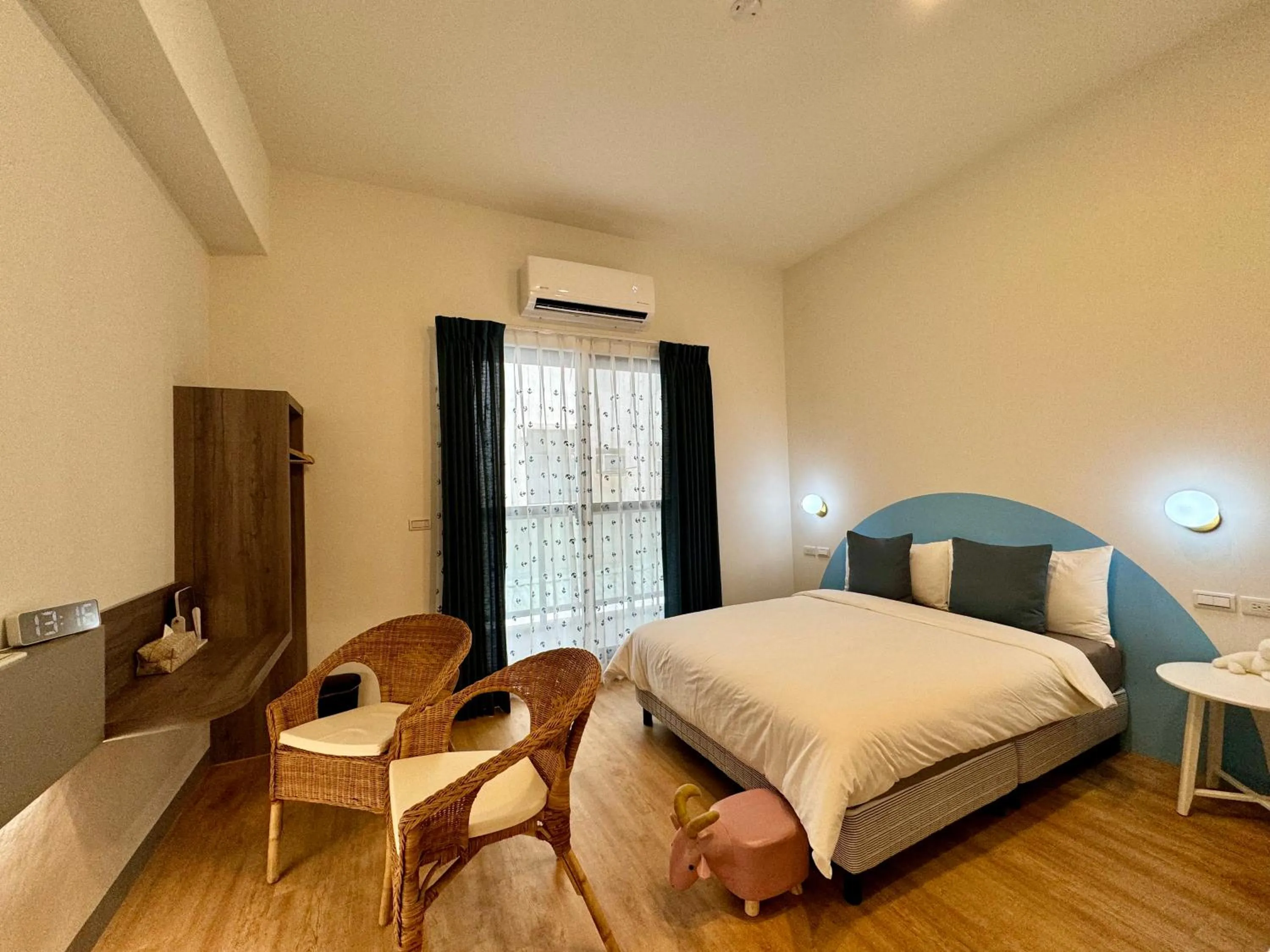 Bedroom, Bed in WinXin House