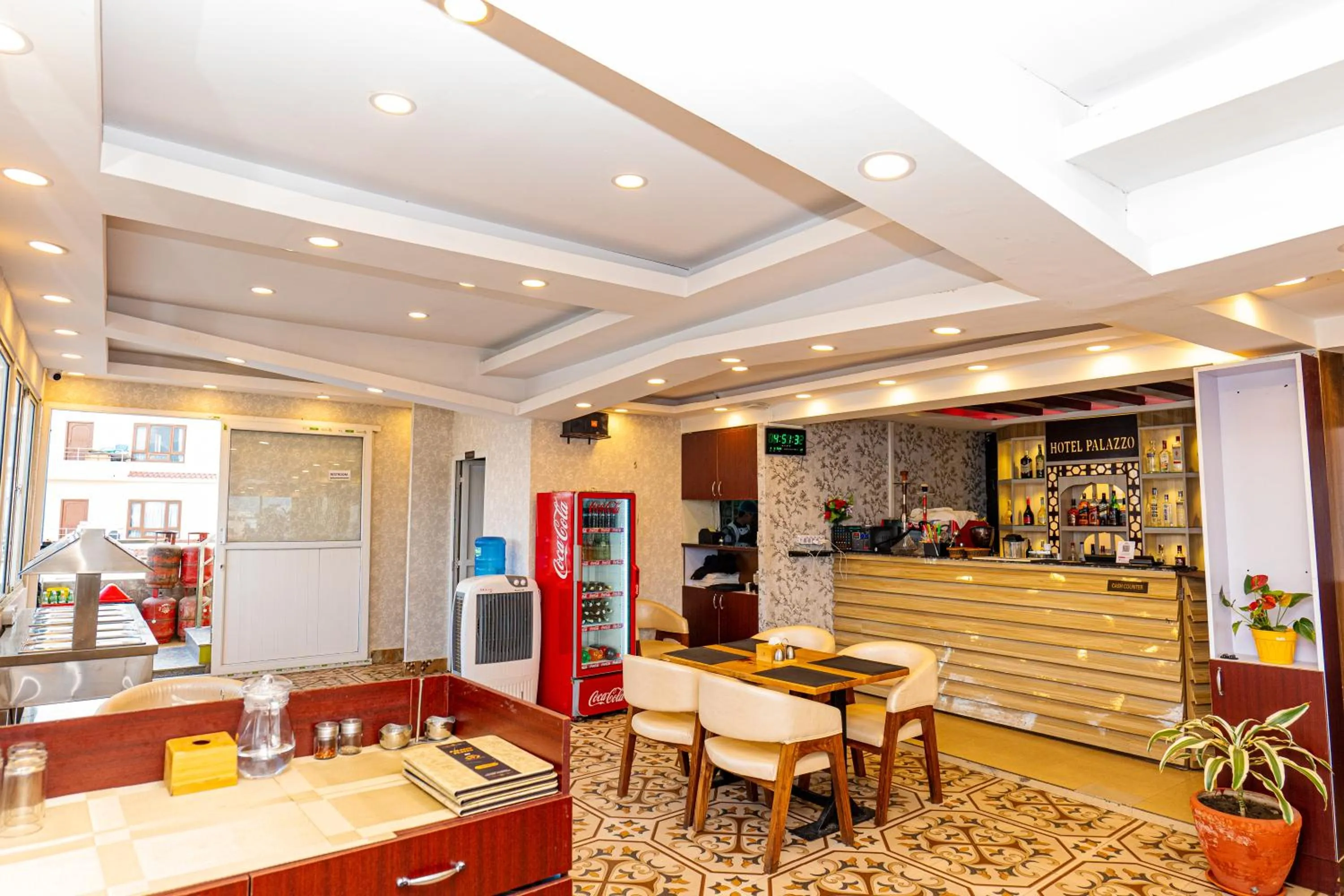 Restaurant/places to eat in Hotel Palazzo