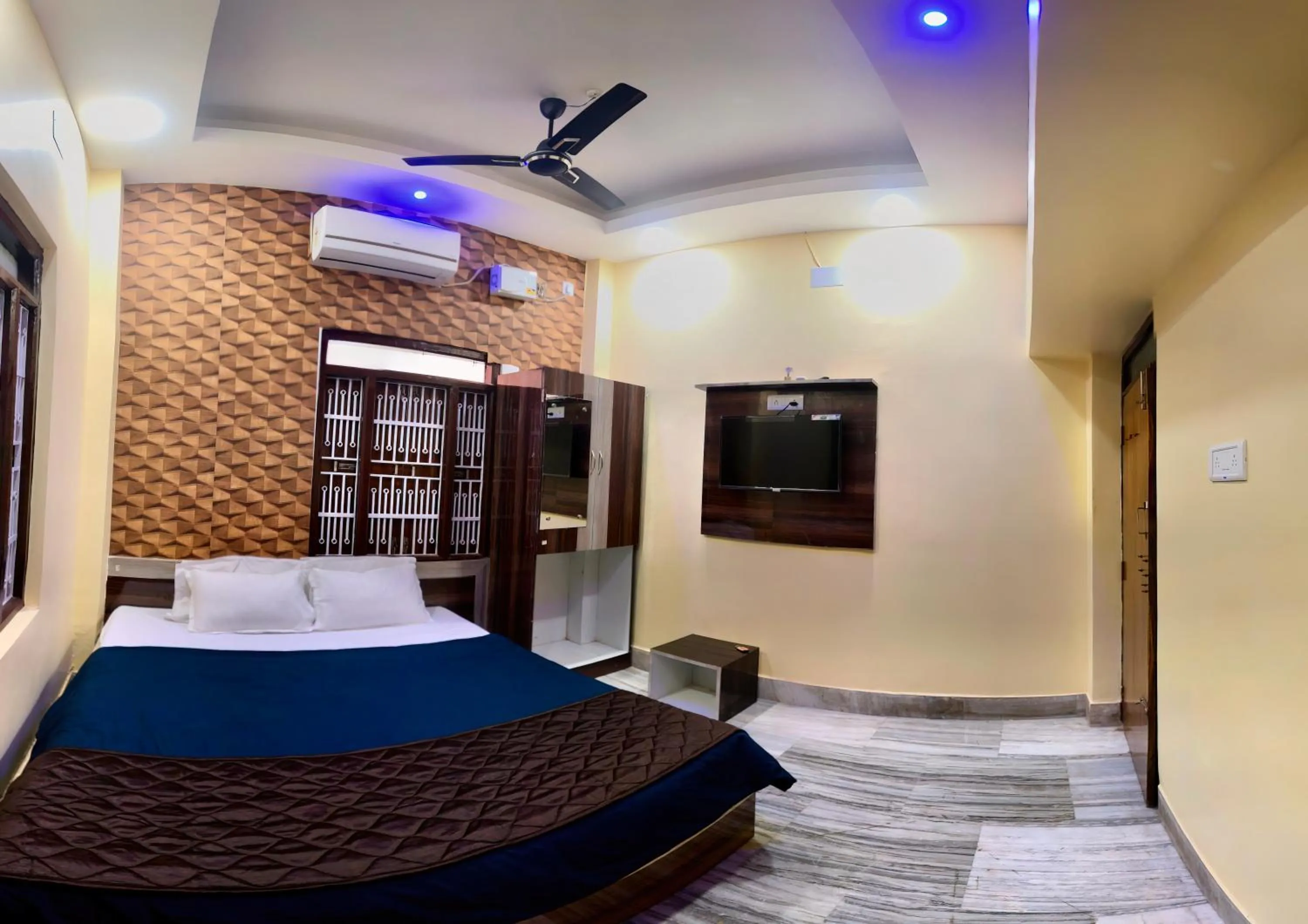 TV and multimedia, Bed in Bobby Premium Residency 350m from Jagannath temple