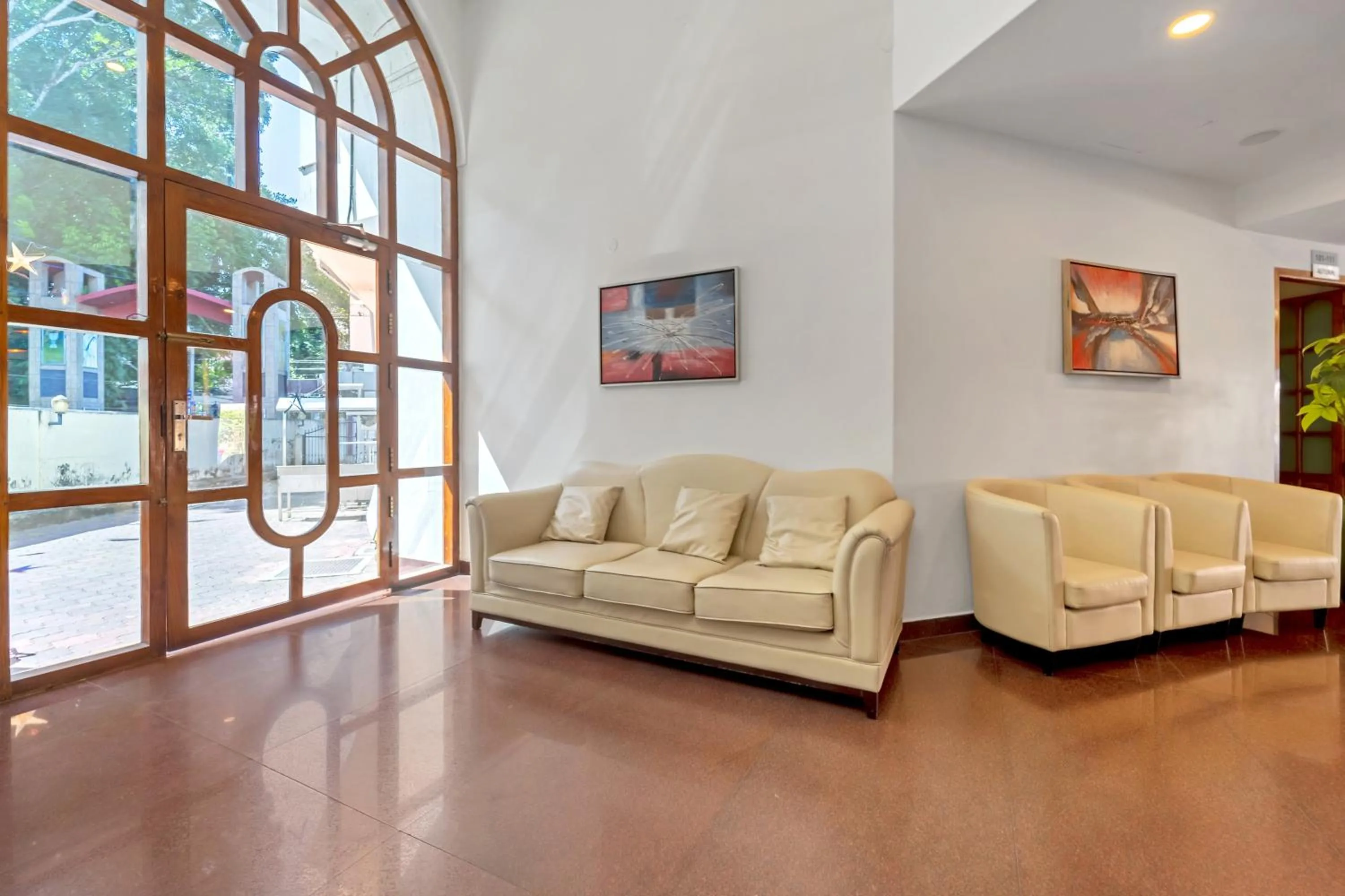 Seating area in Treebo Adrak