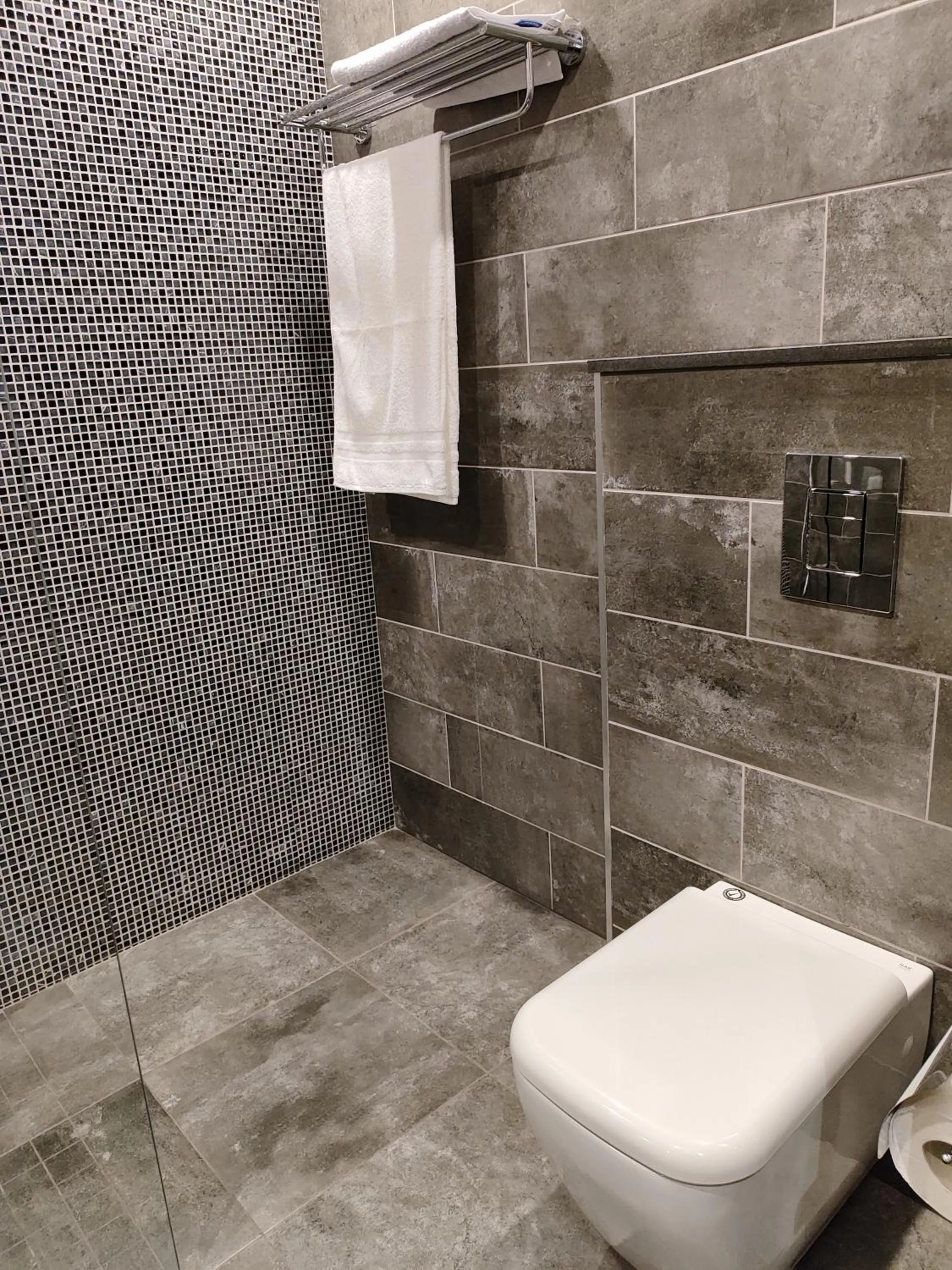 Shower in Orienta Hotel Gyumri