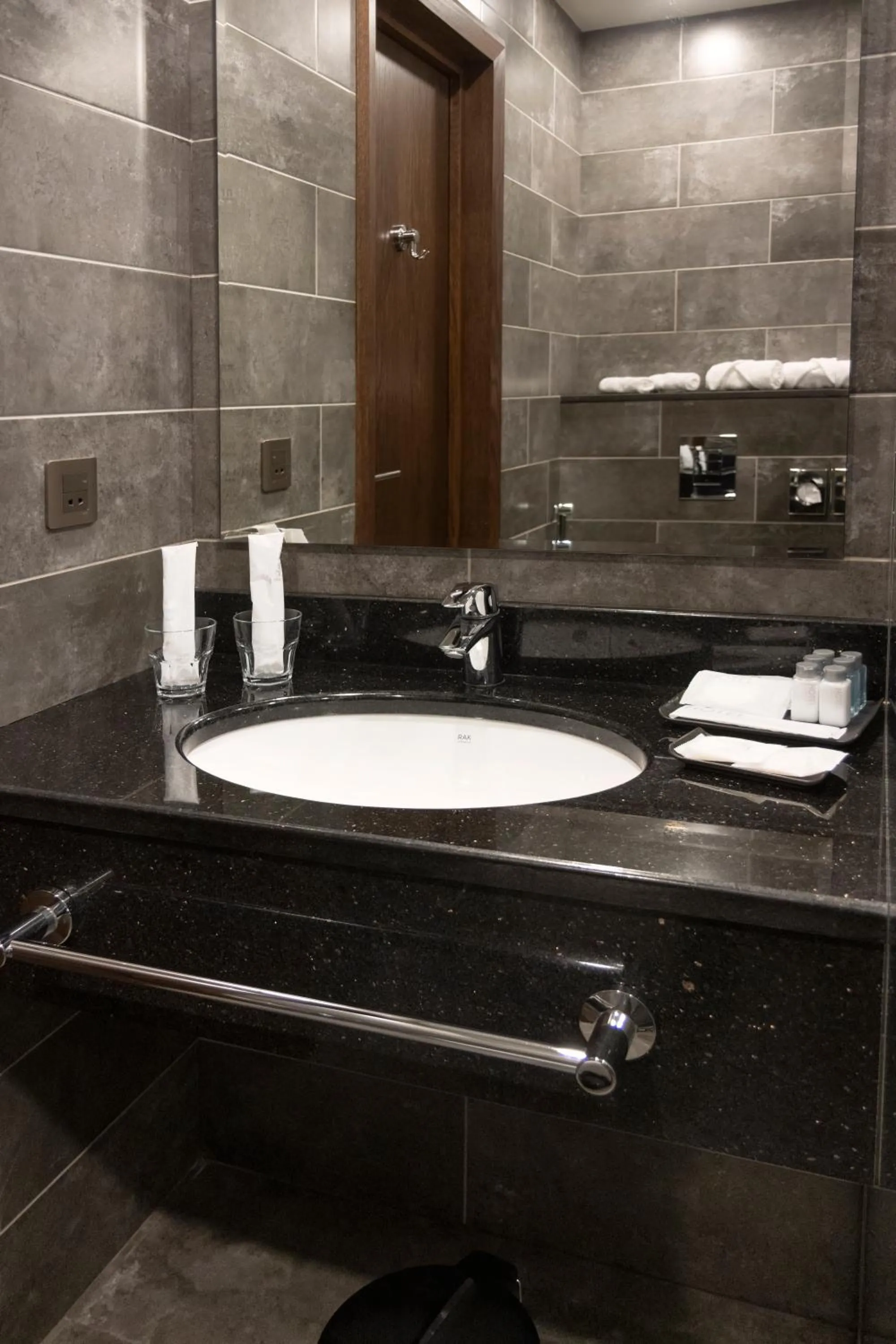 Shower in Orienta Hotel Gyumri