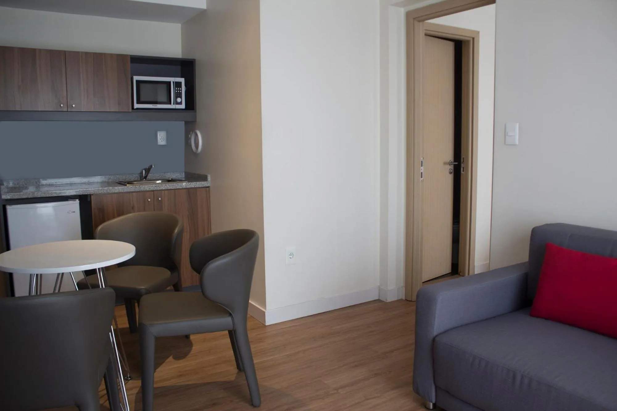 Living room in Regency Way Montevideo Hotel