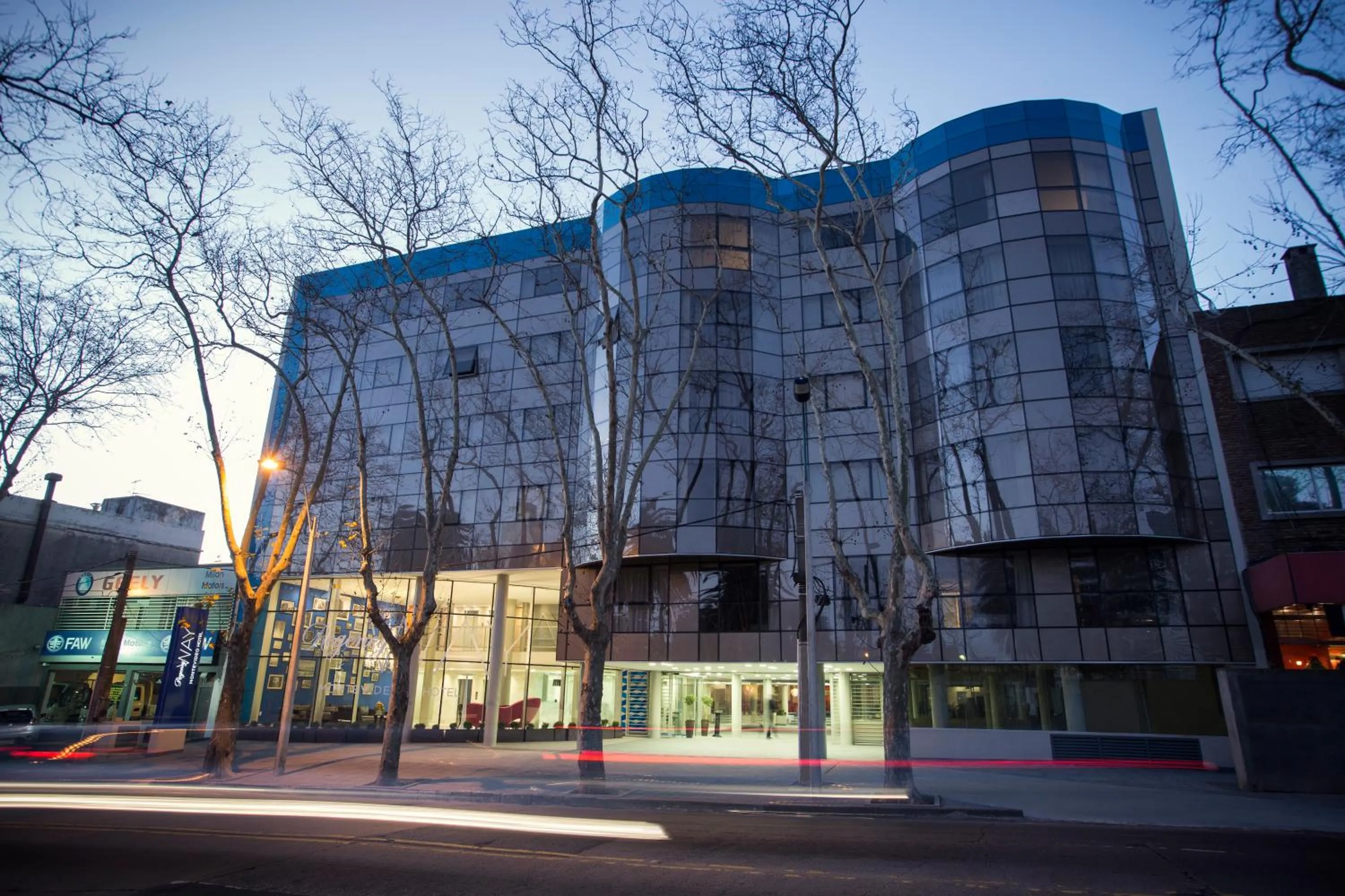Facade/entrance in Regency Way Montevideo Hotel