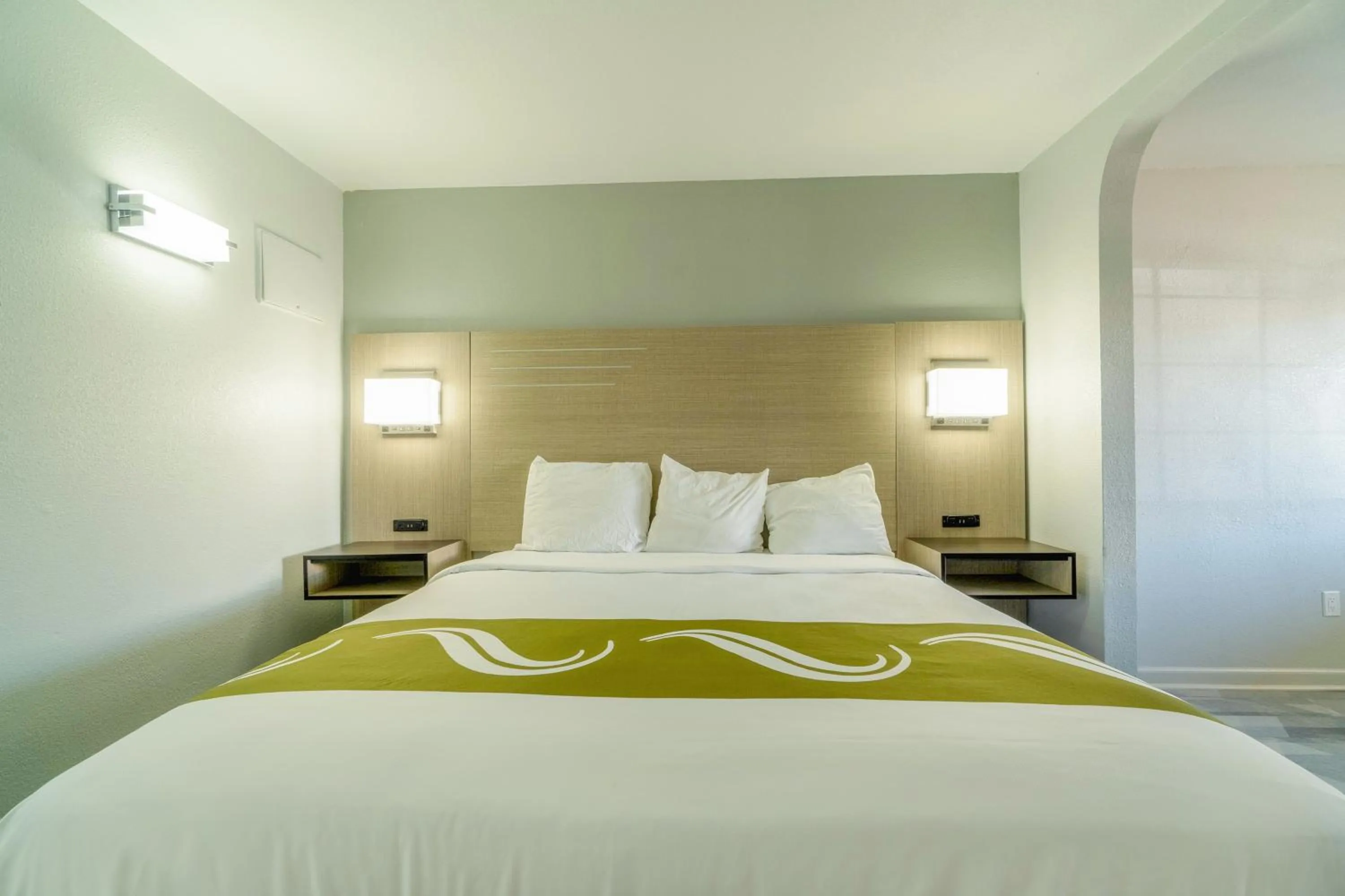 Bedroom, Bed in Pleasanton Executive Inn By OYO