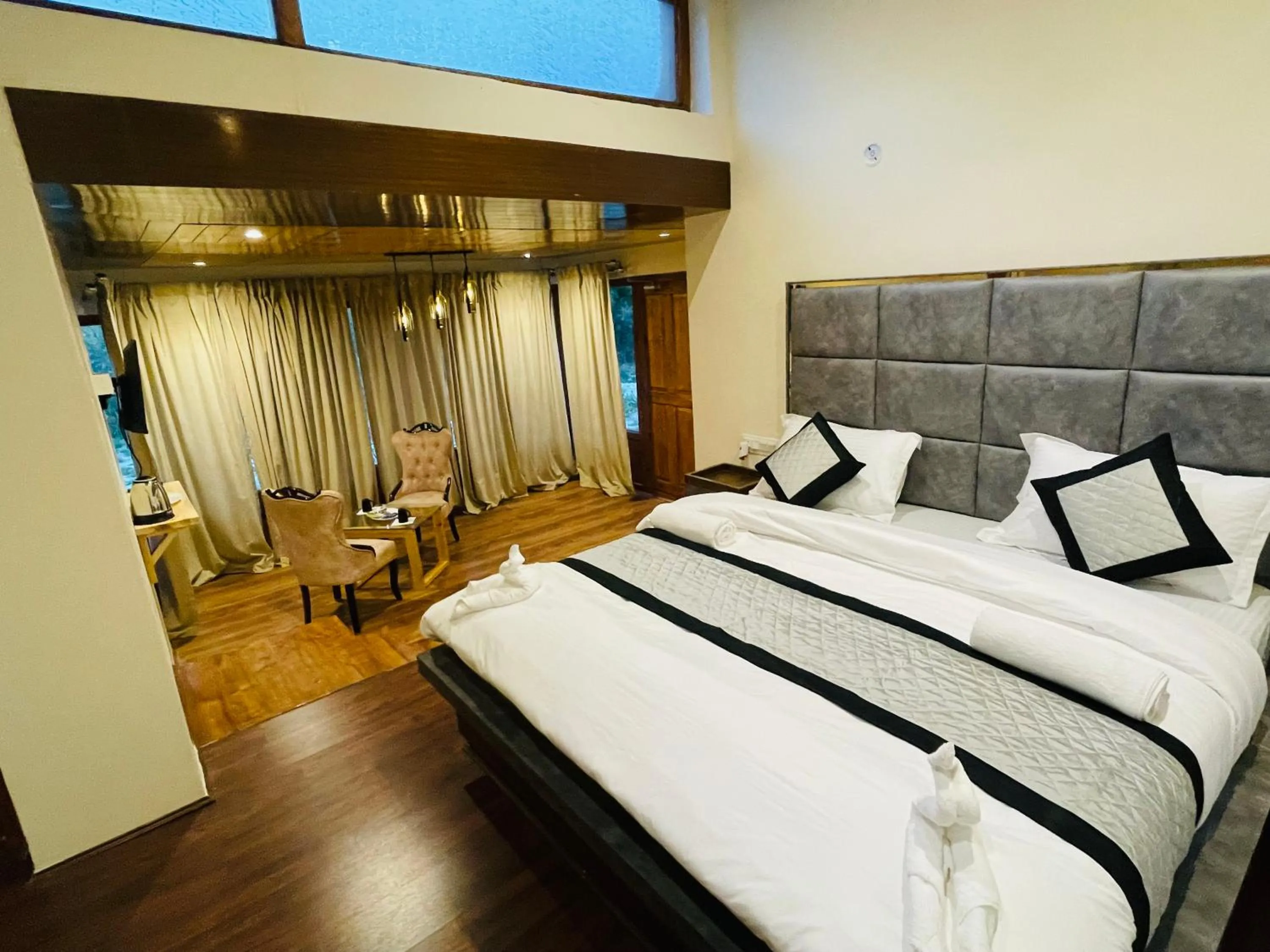 Living room, Bed in Thiksay Organic Resort and Retreat