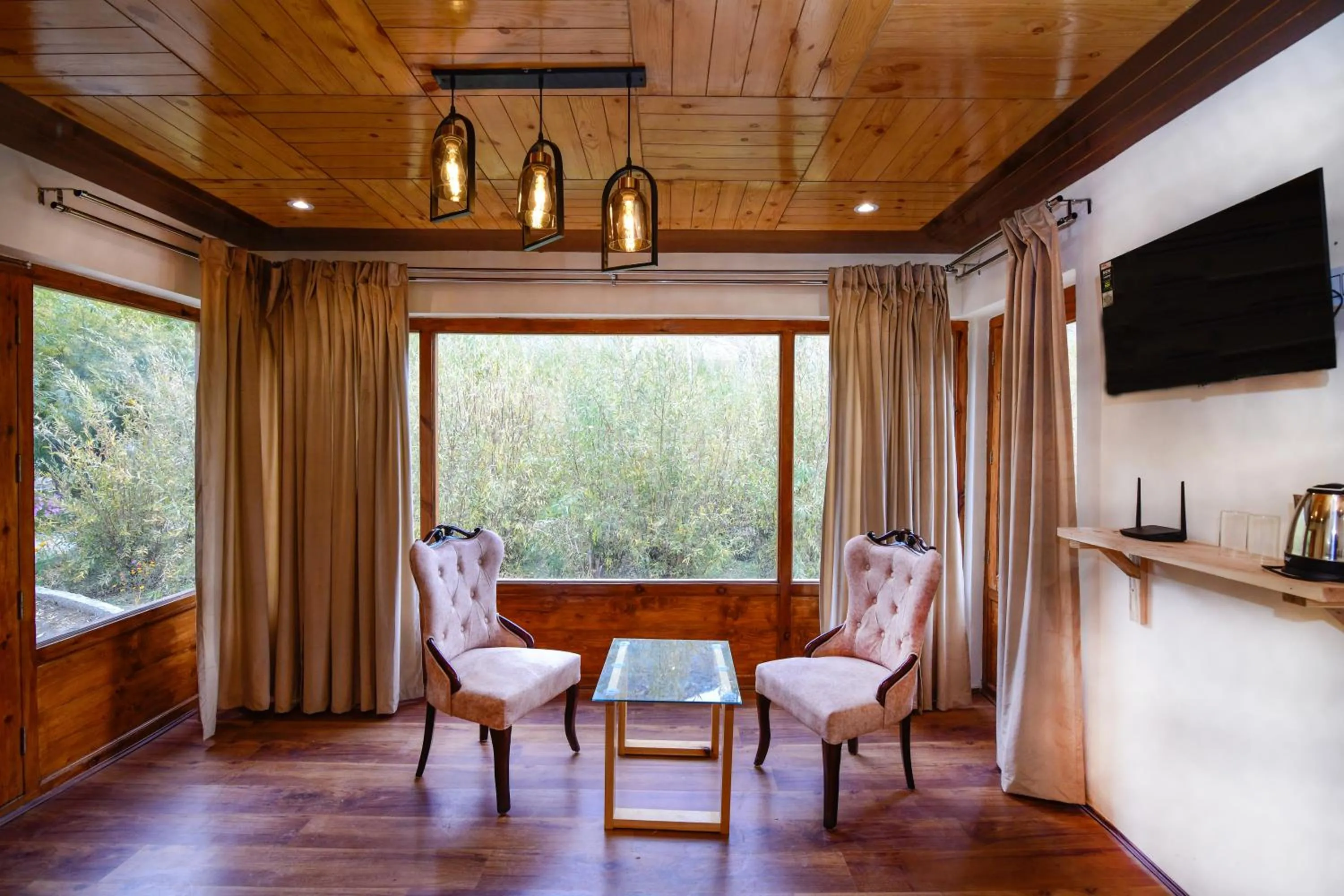 TV and multimedia in Thiksay Organic Resort and Retreat