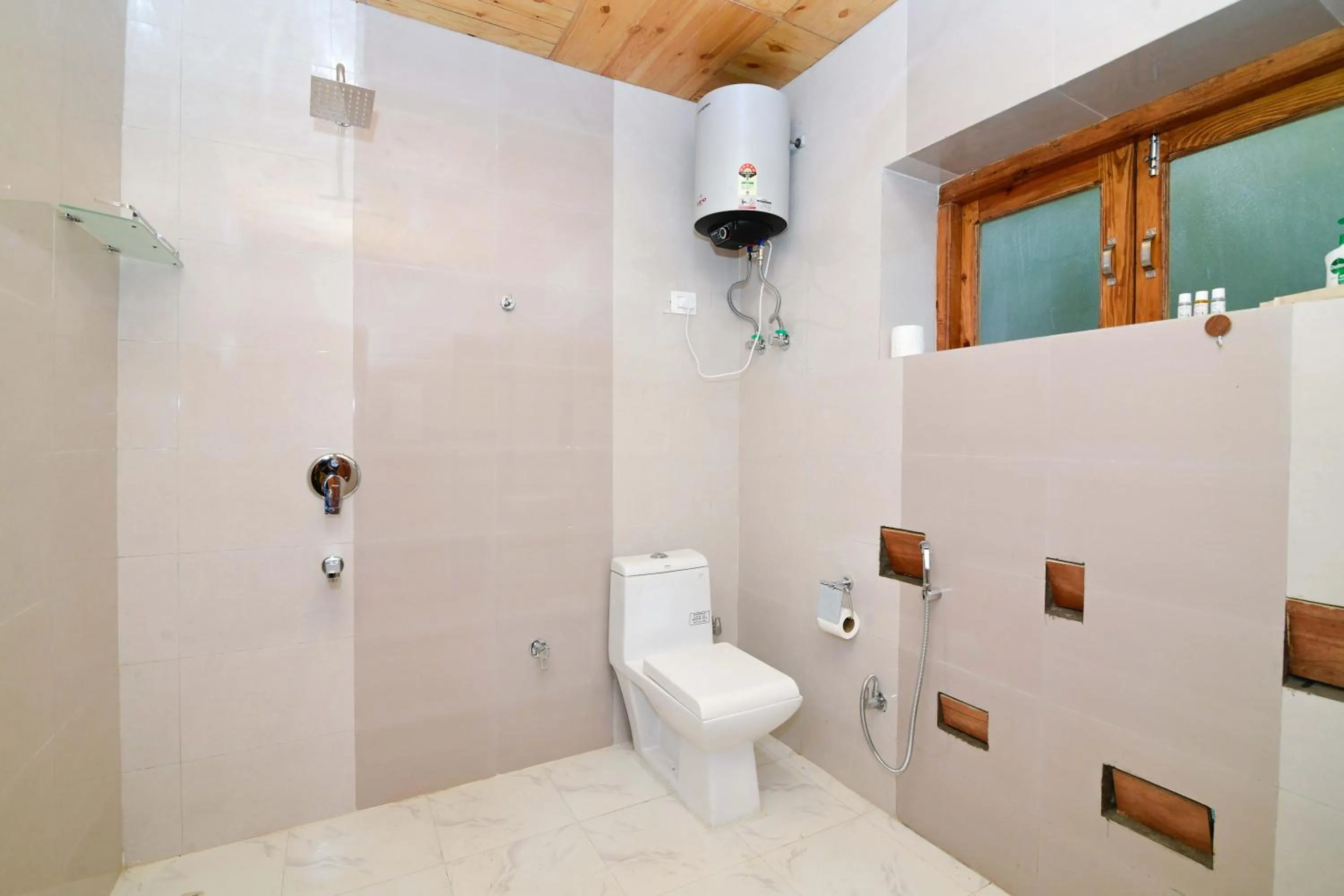 Shower in Thiksay Organic Resort and Retreat