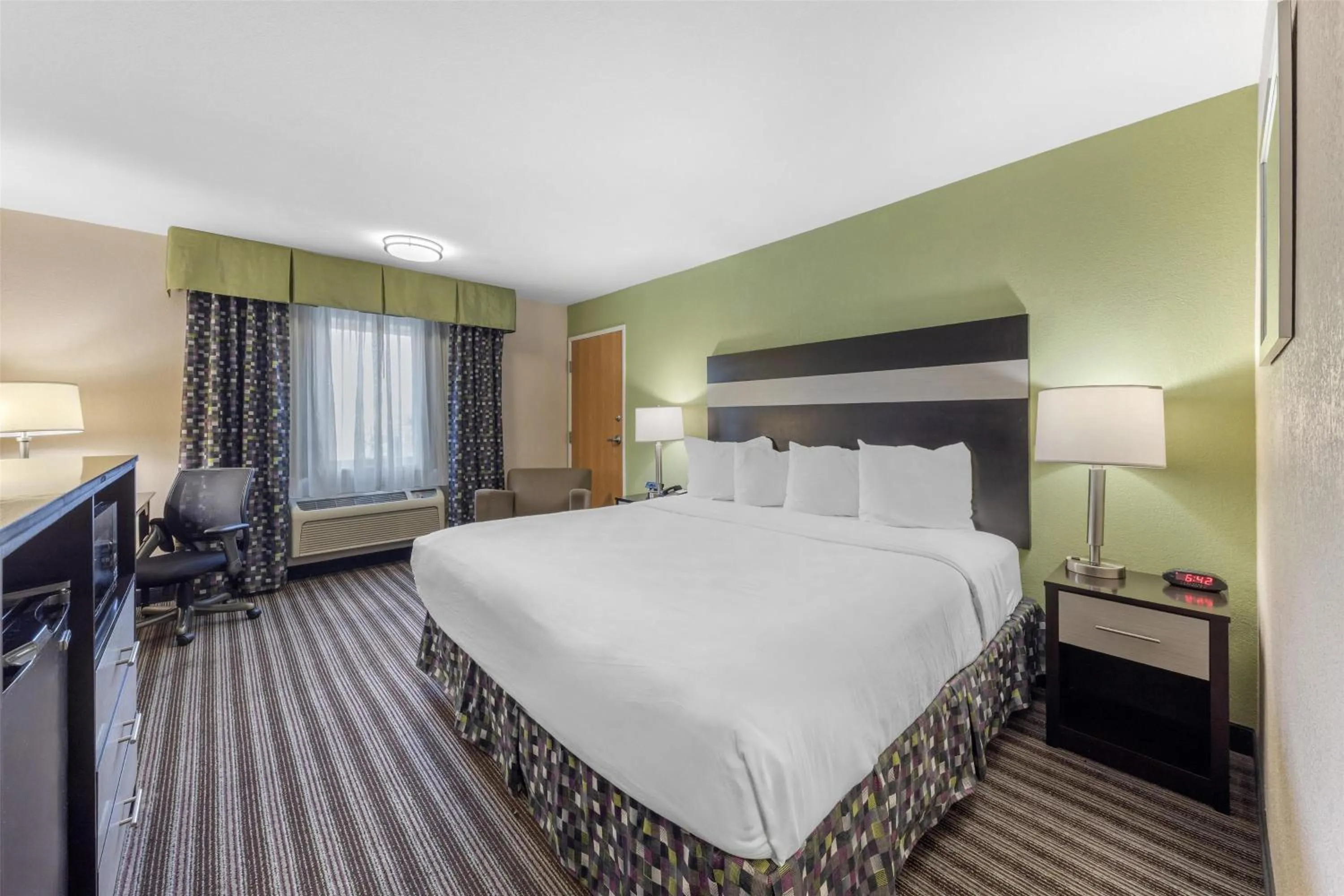 Bedroom, Bed in Best Western Borger Inn