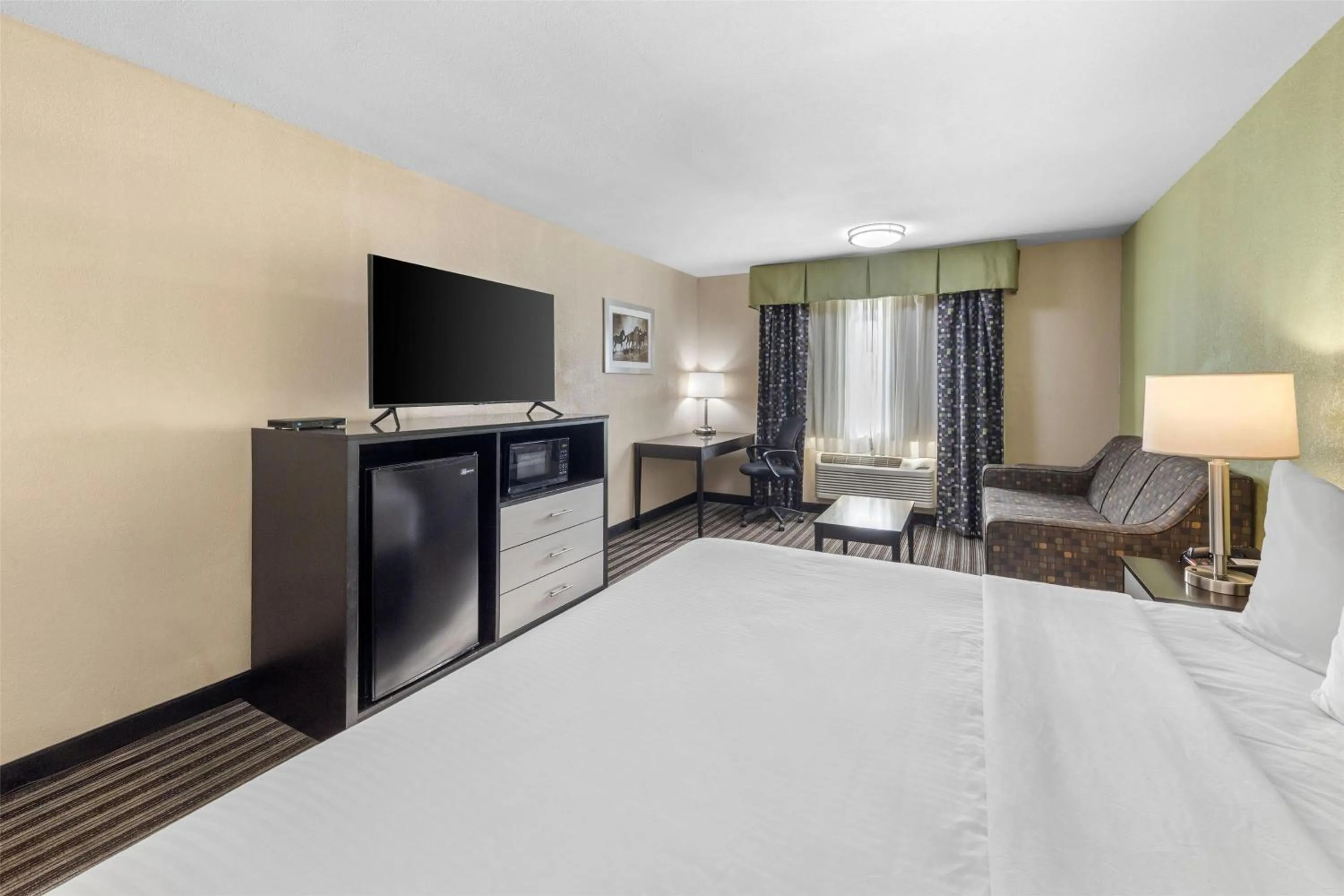 Bedroom, Bed in Best Western Borger Inn