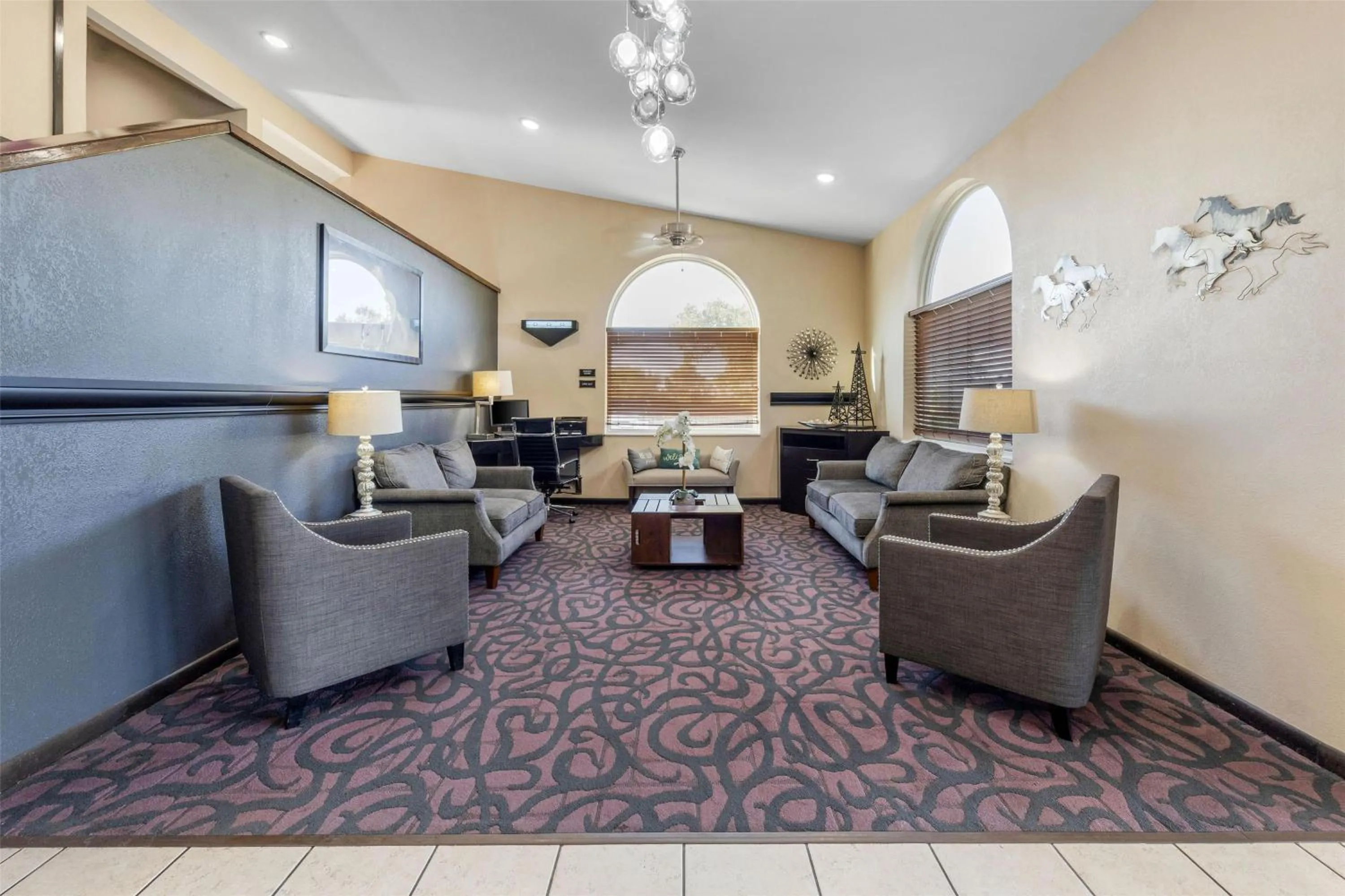Lobby or reception in Best Western Borger Inn