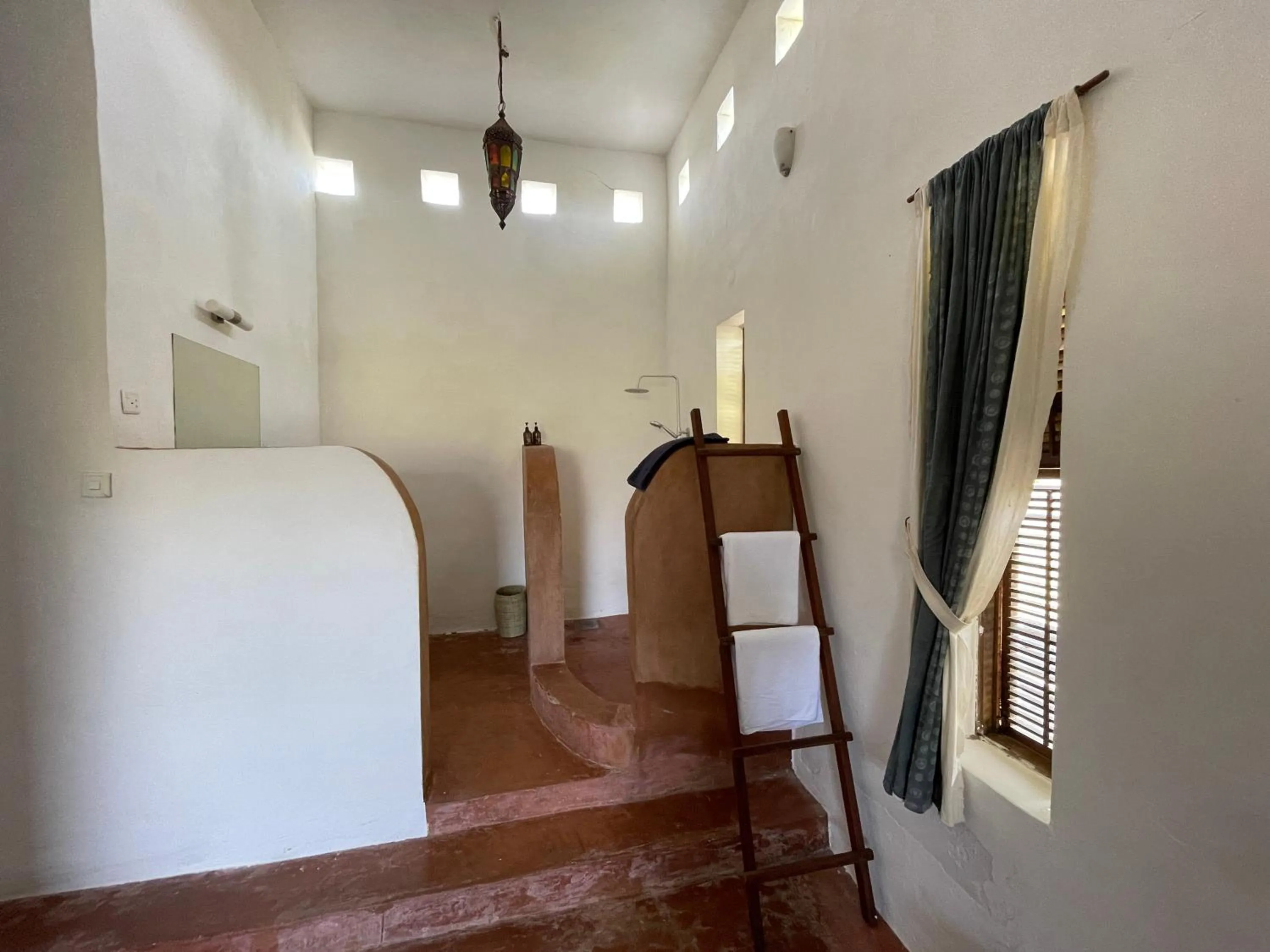 Bathroom in Pangani Cliffs Lodge