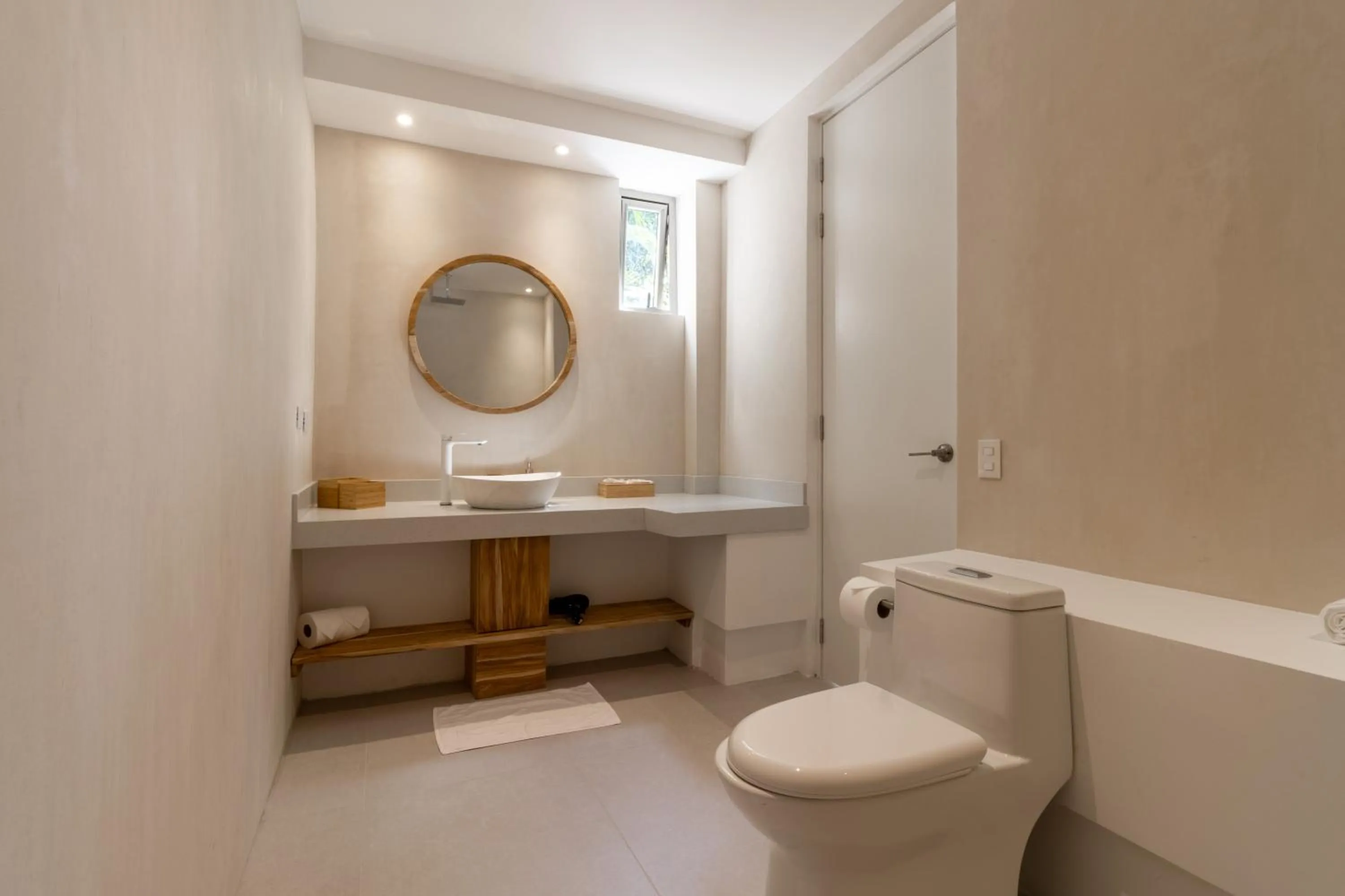 Toilet in Akwa Santa Teresa