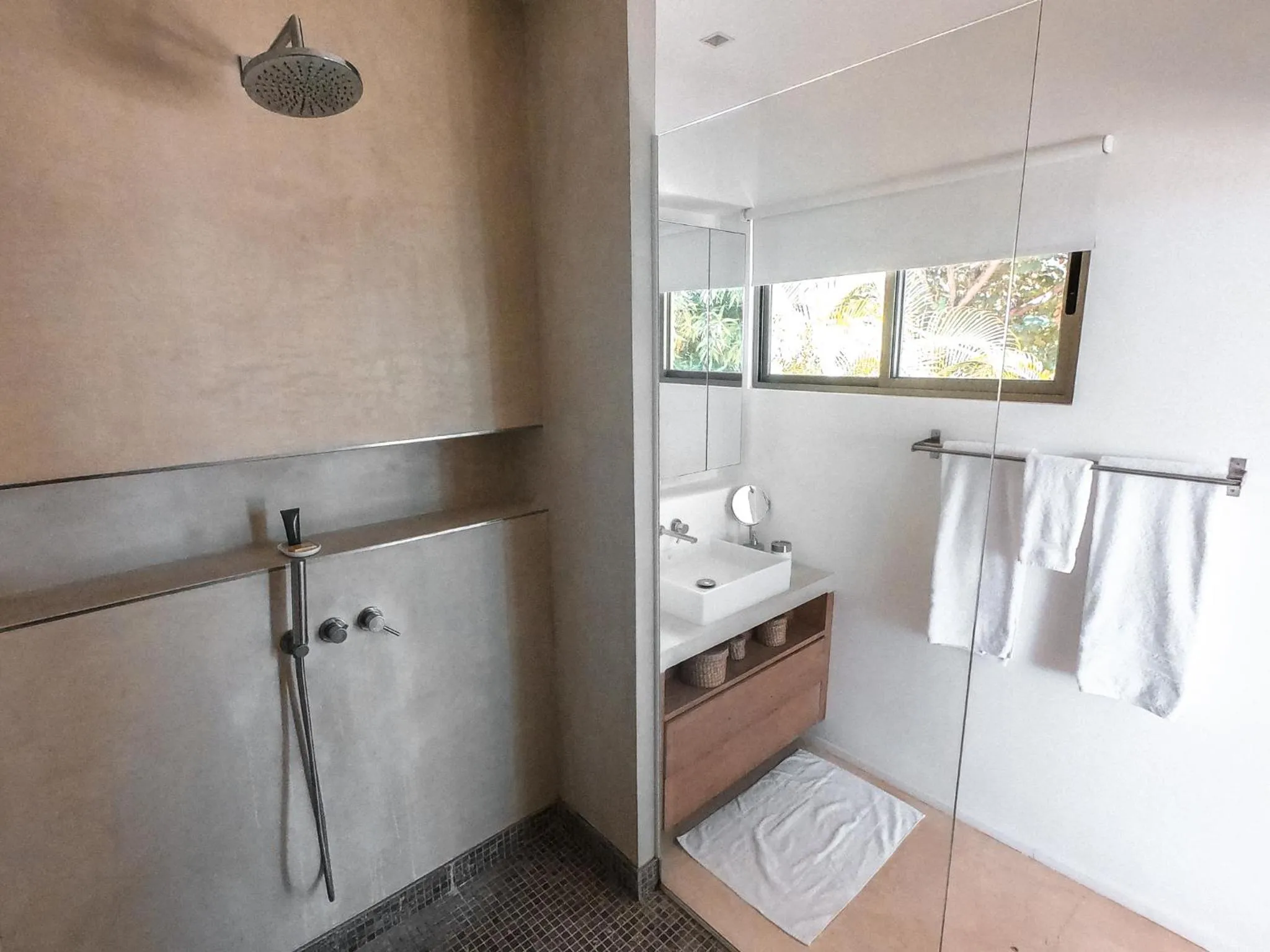 Shower in Akwa Santa Teresa