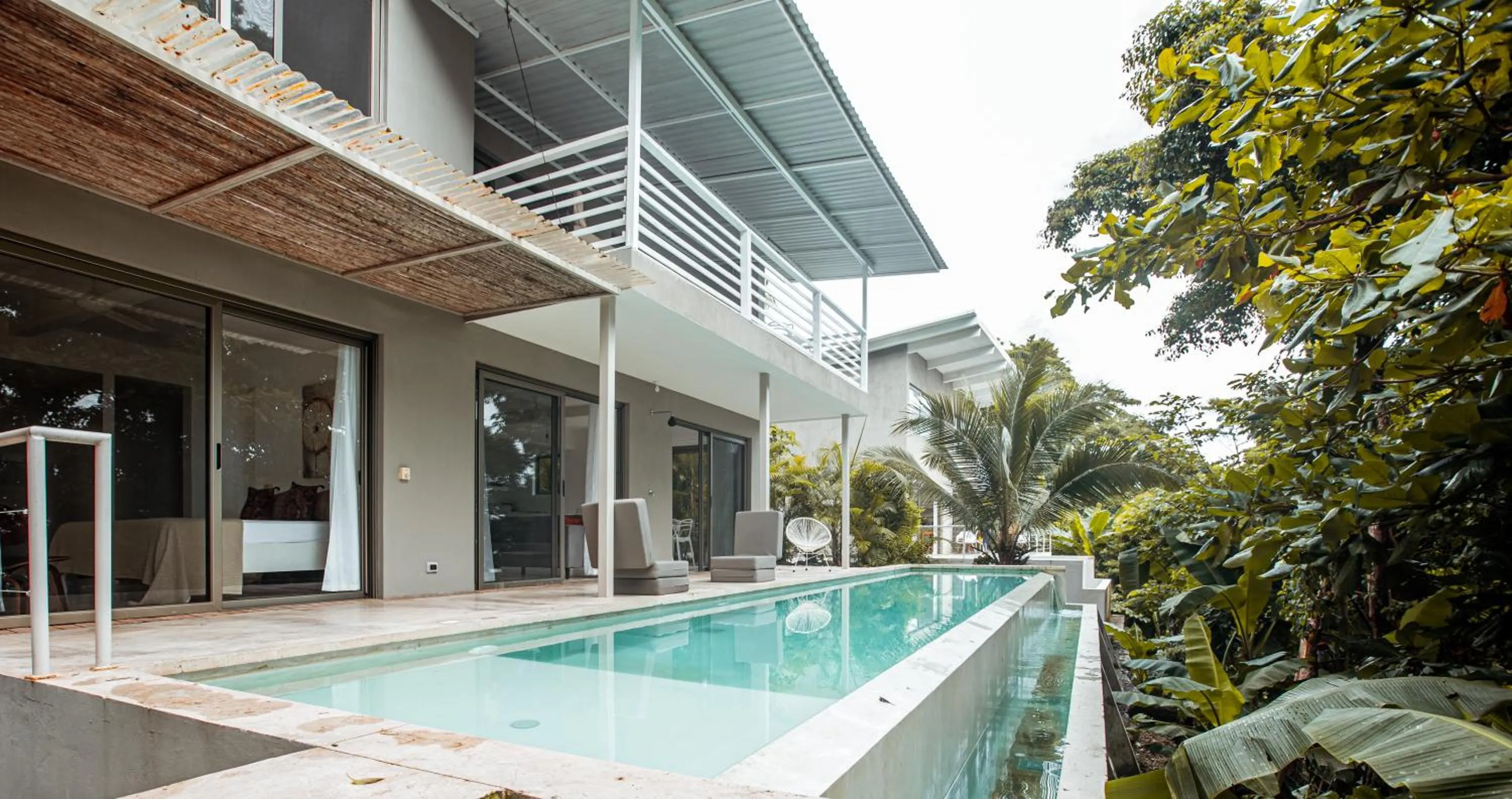 Property building in Akwa Santa Teresa