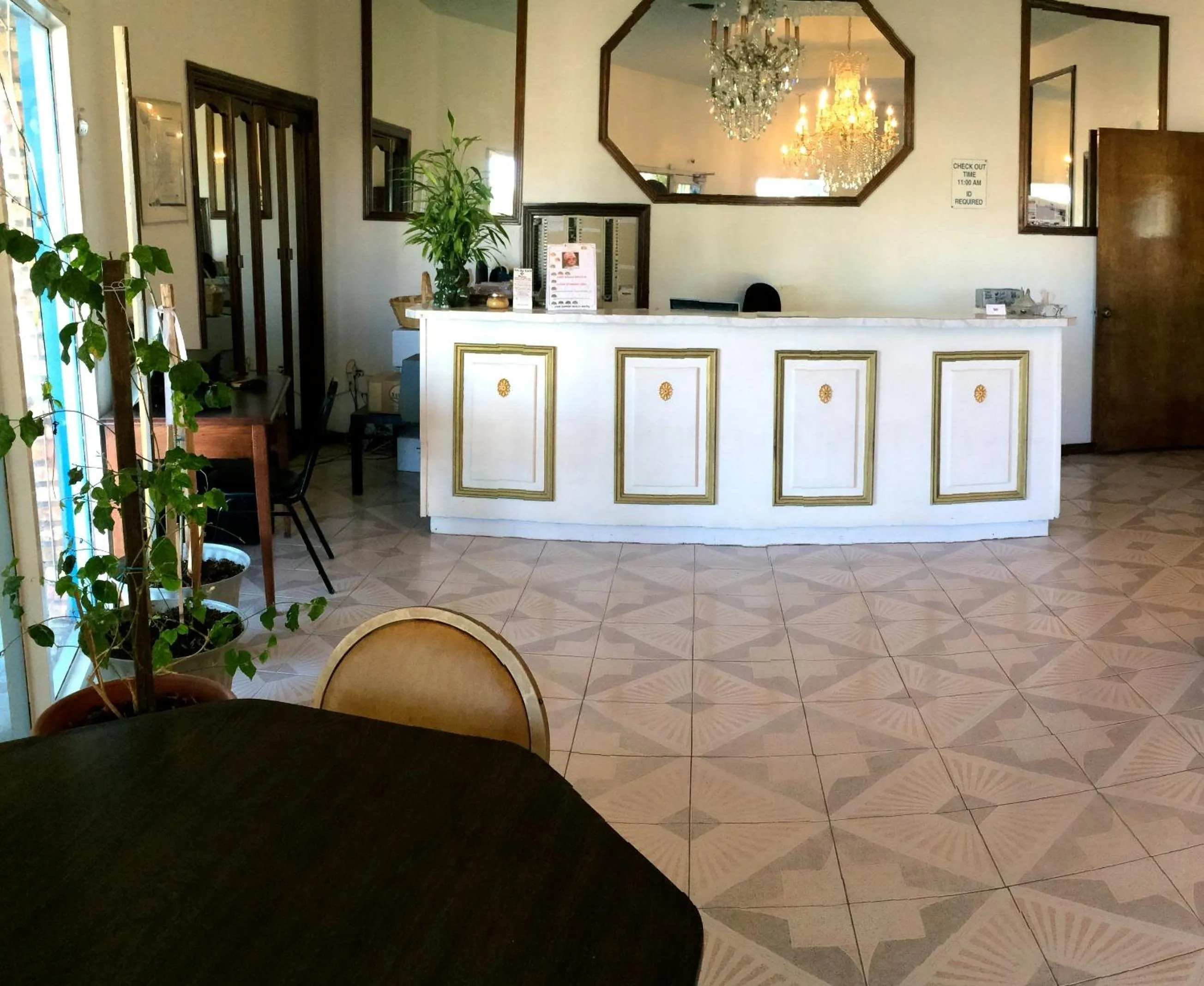 Crystal Palace Inn Brownfield