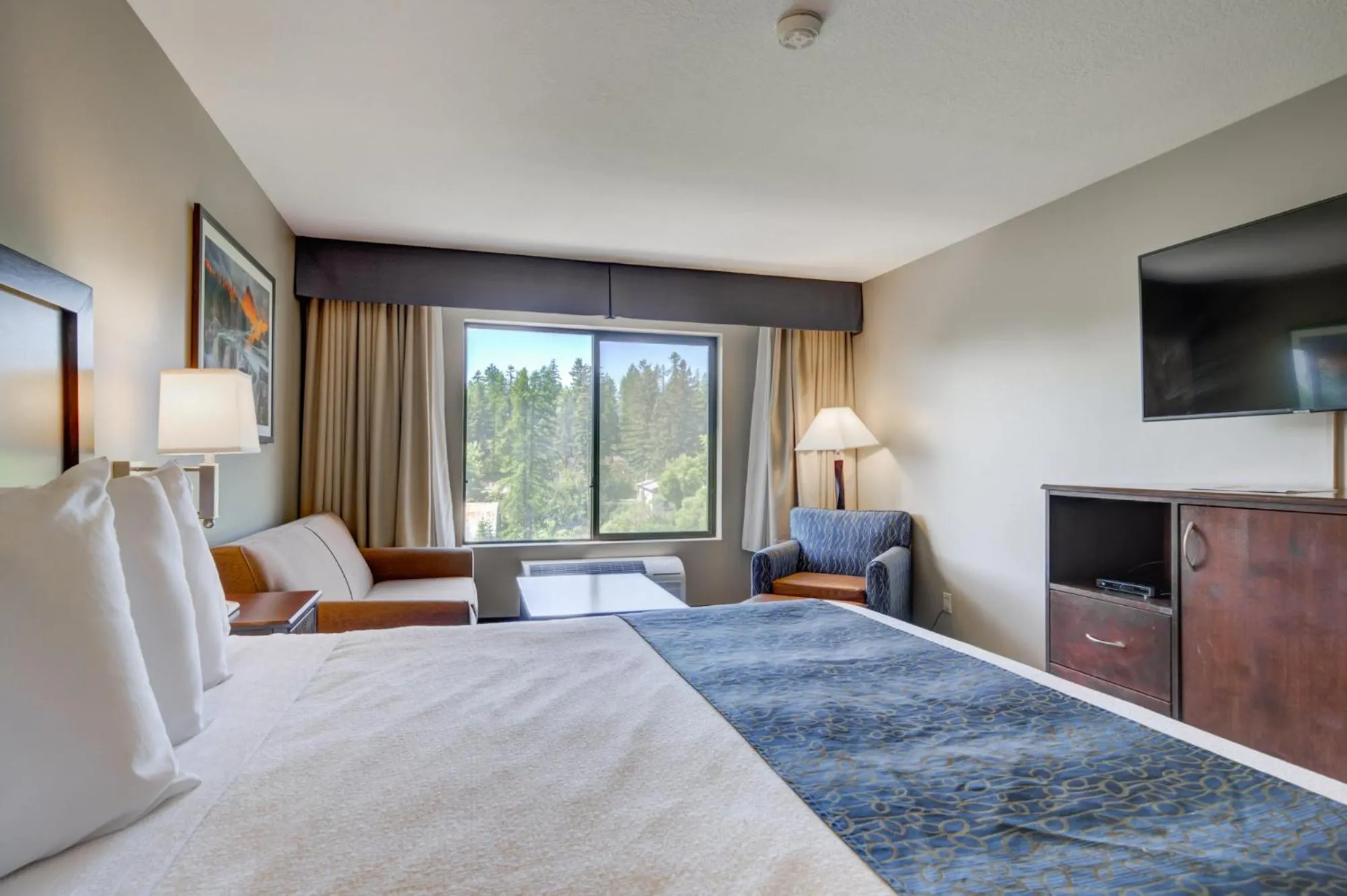 Bed in Whitefish Riverfront Hotel