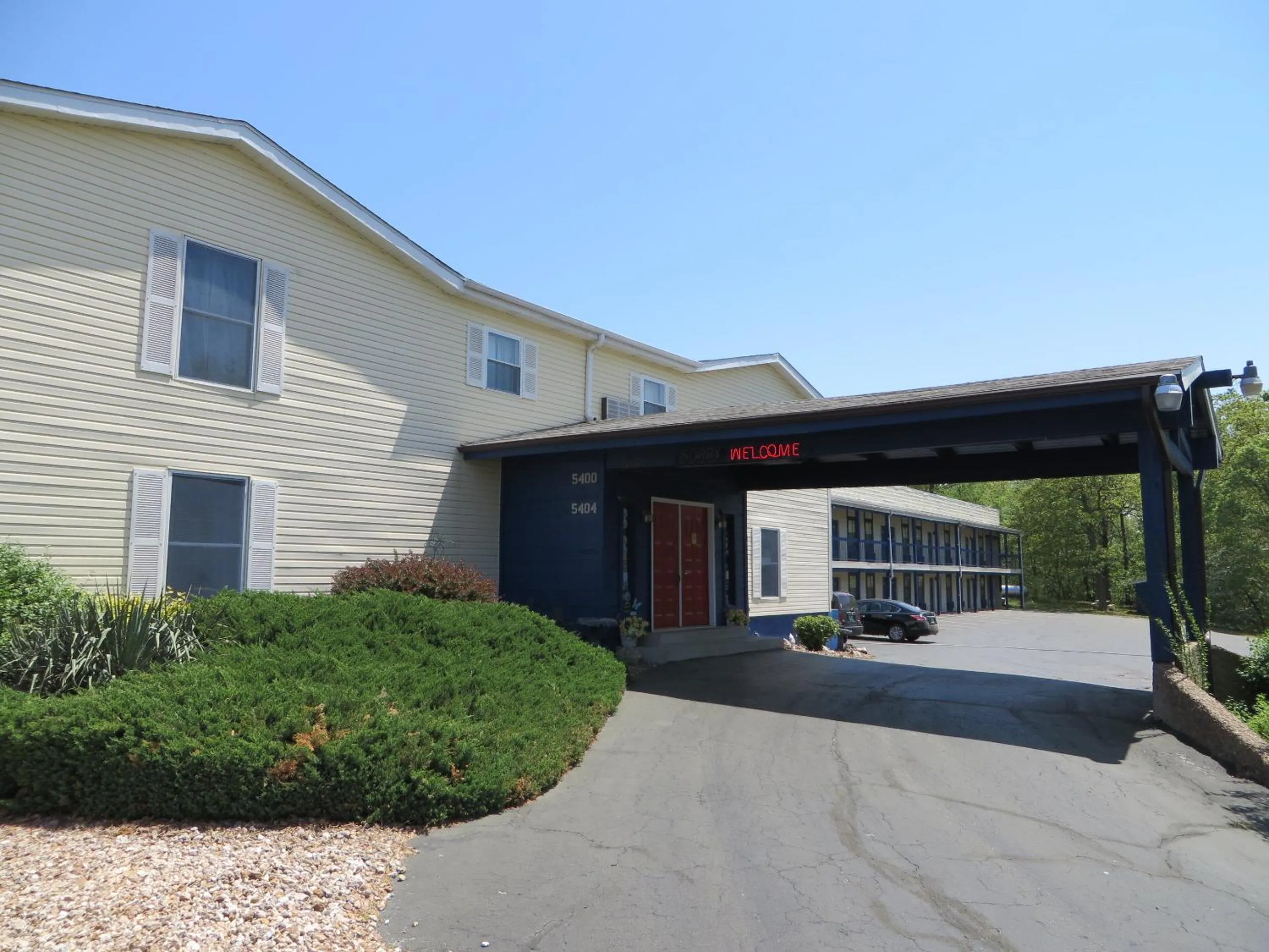 Property building in Scottish Inns Motel - Osage Beach