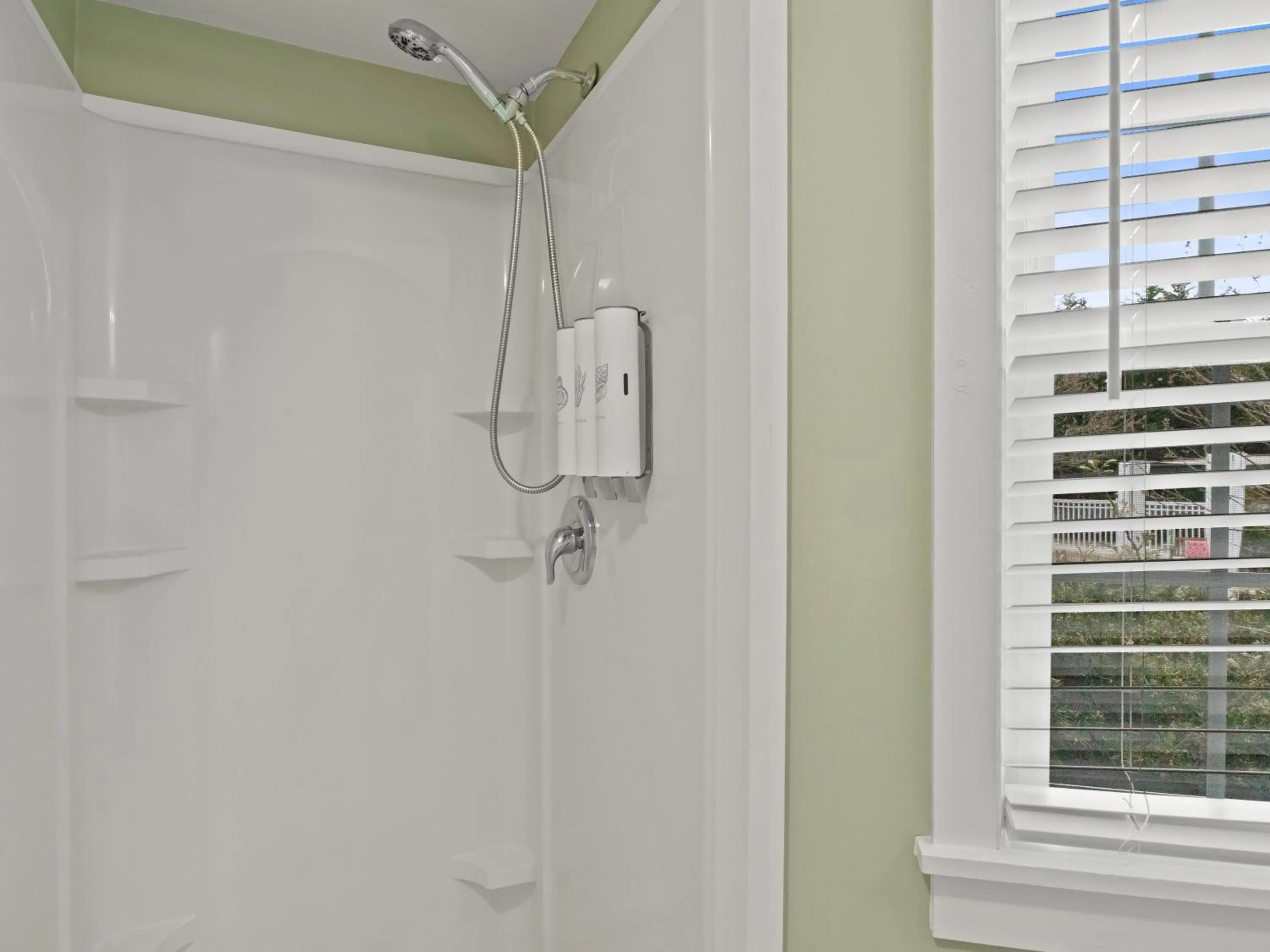 Bathroom in The Seagrove Suites & Guest Rooms