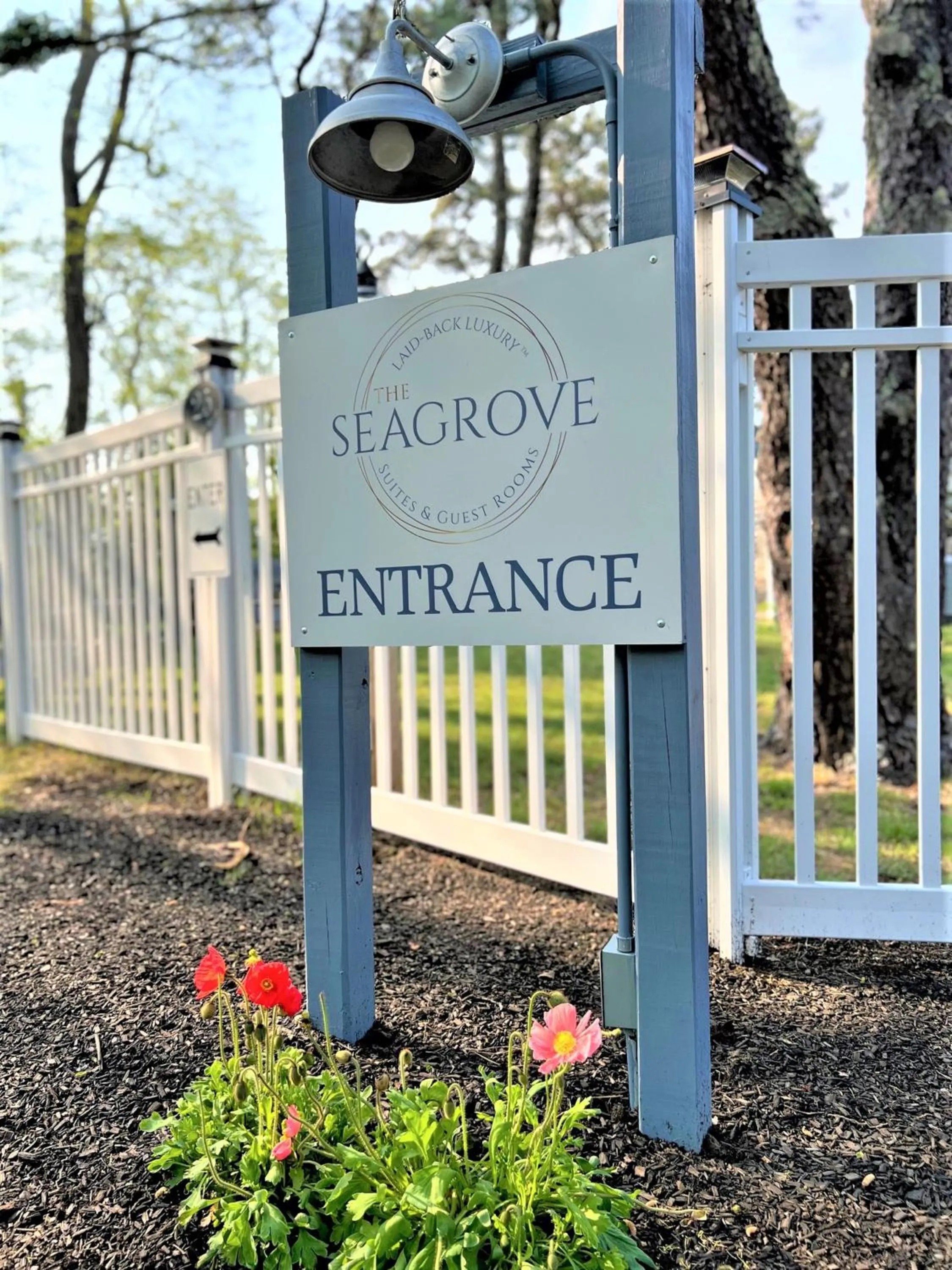Facade/entrance in The Seagrove Suites & Guest Rooms