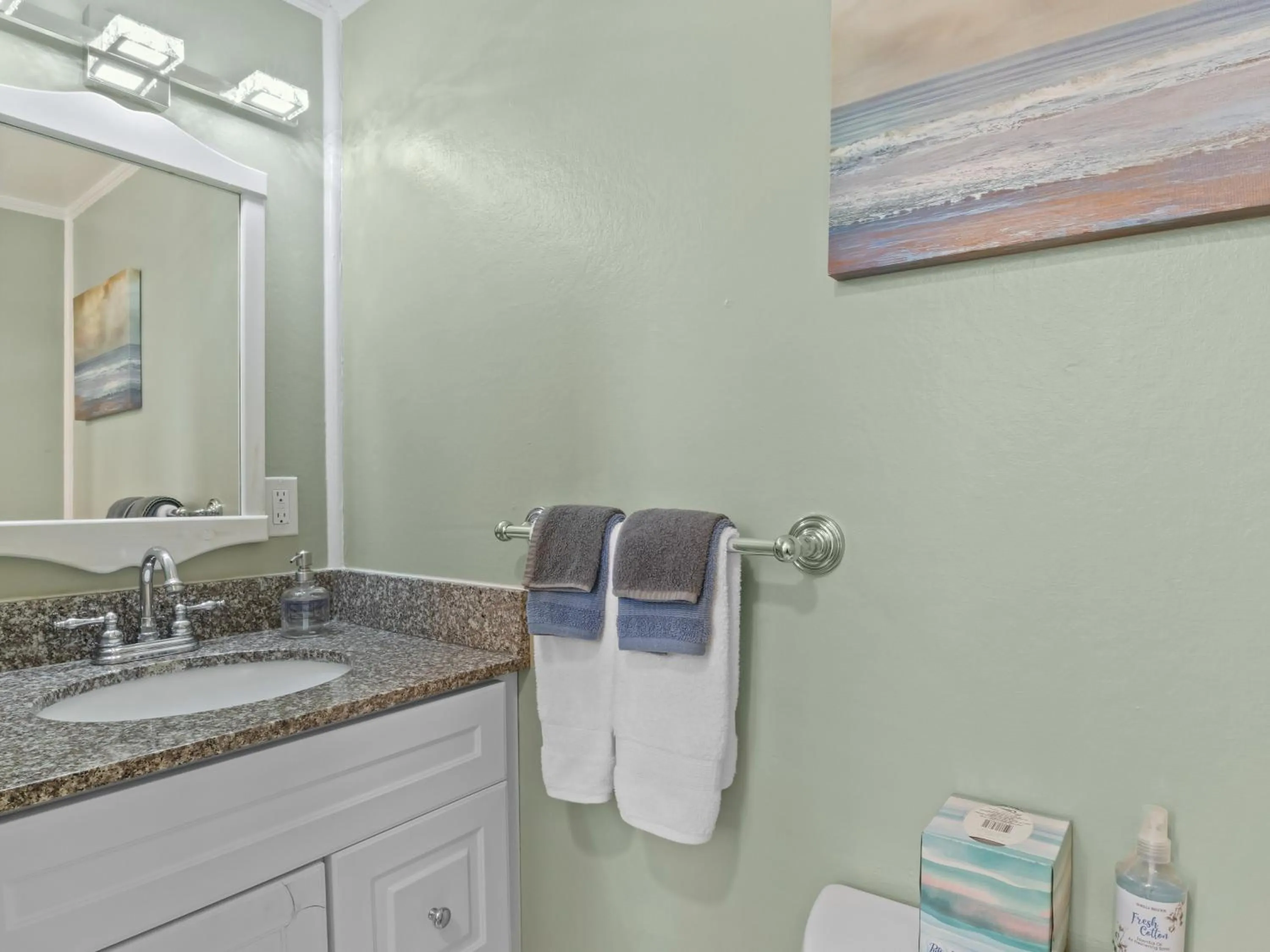 Bathroom in The Seagrove Suites & Guest Rooms