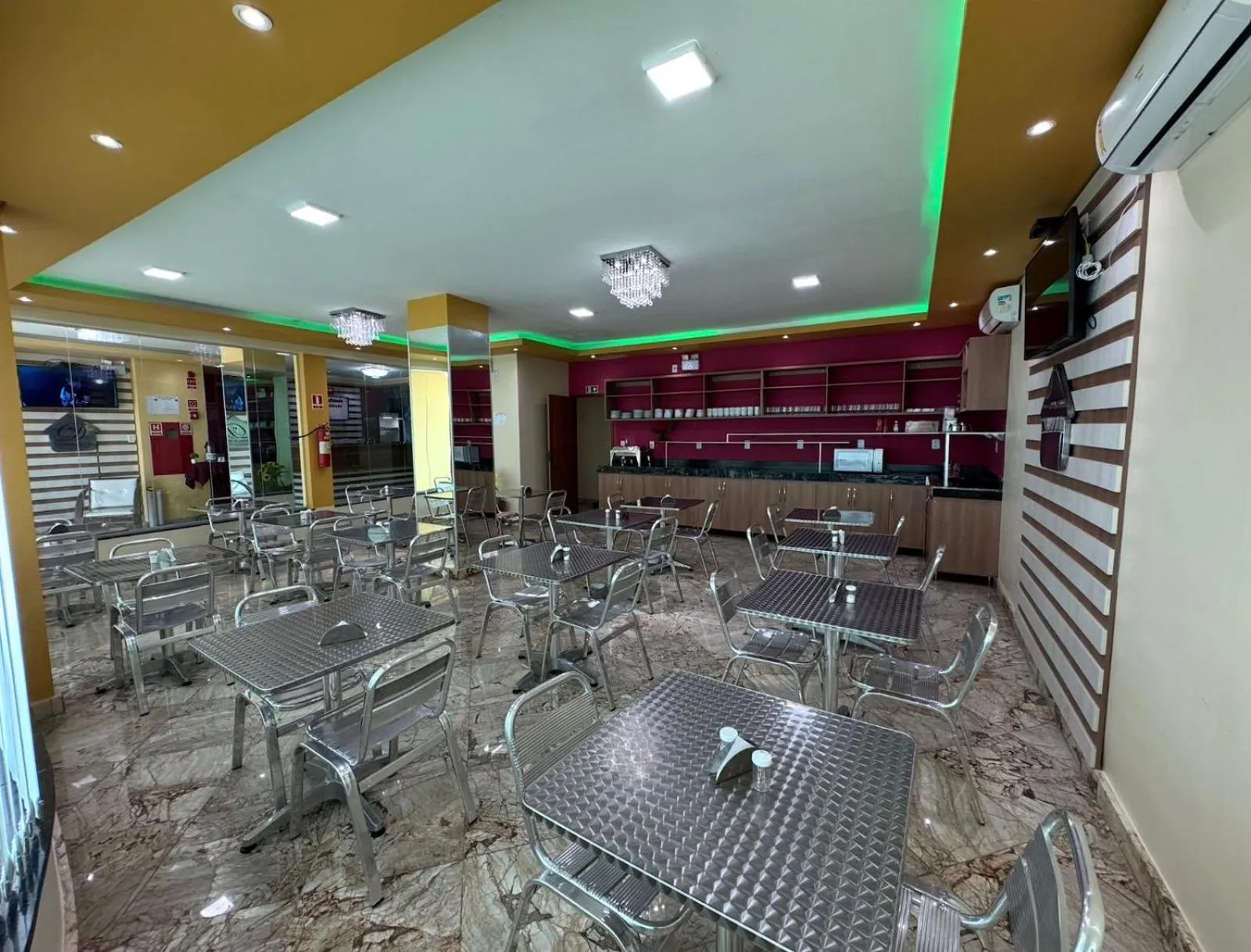 Breakfast in Domus Hotel Palmeiras - Canaã dos Carajás