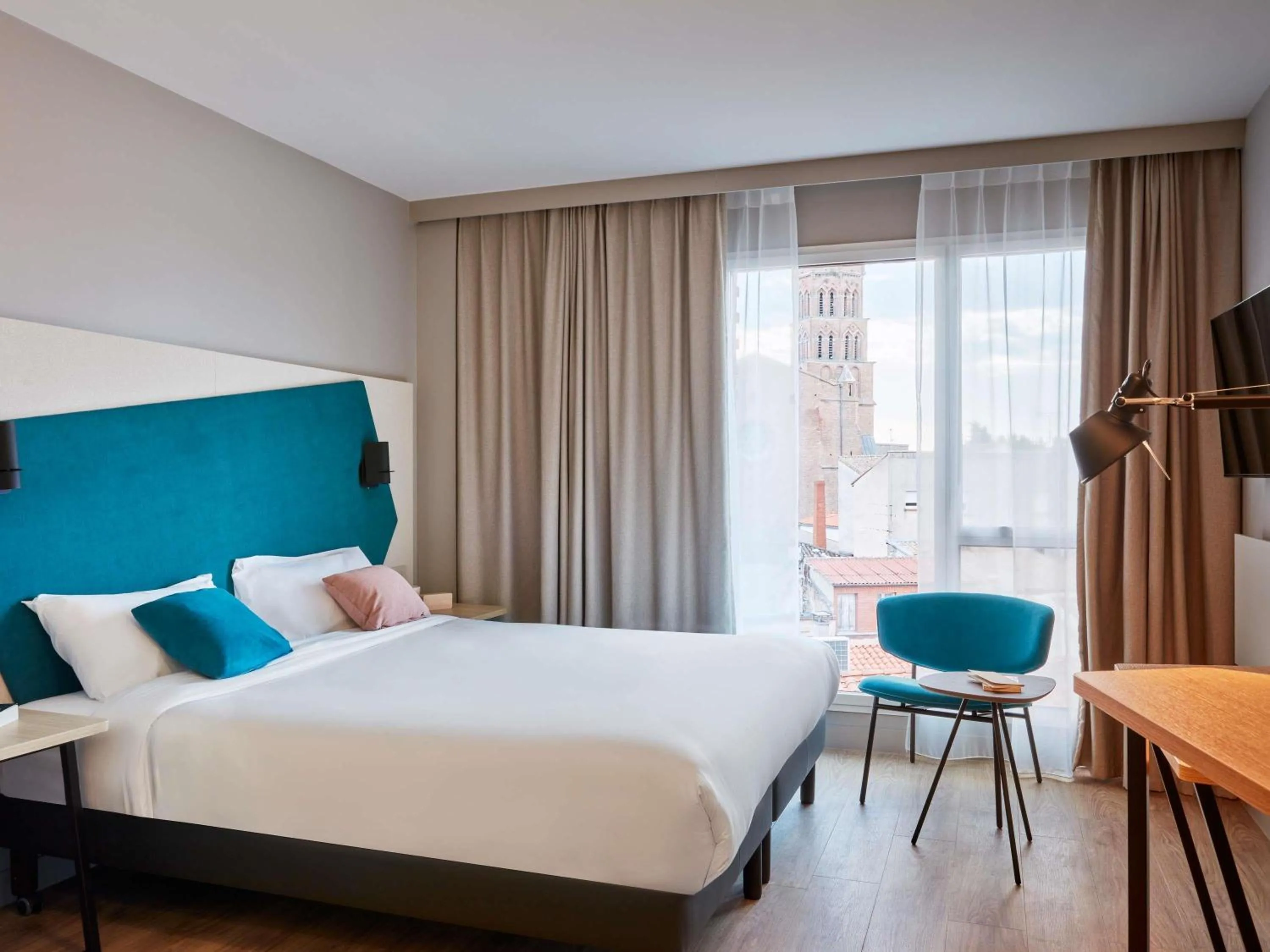 Bedroom, Bed in Aparthotel Adagio Original Toulouse Centre La Grave