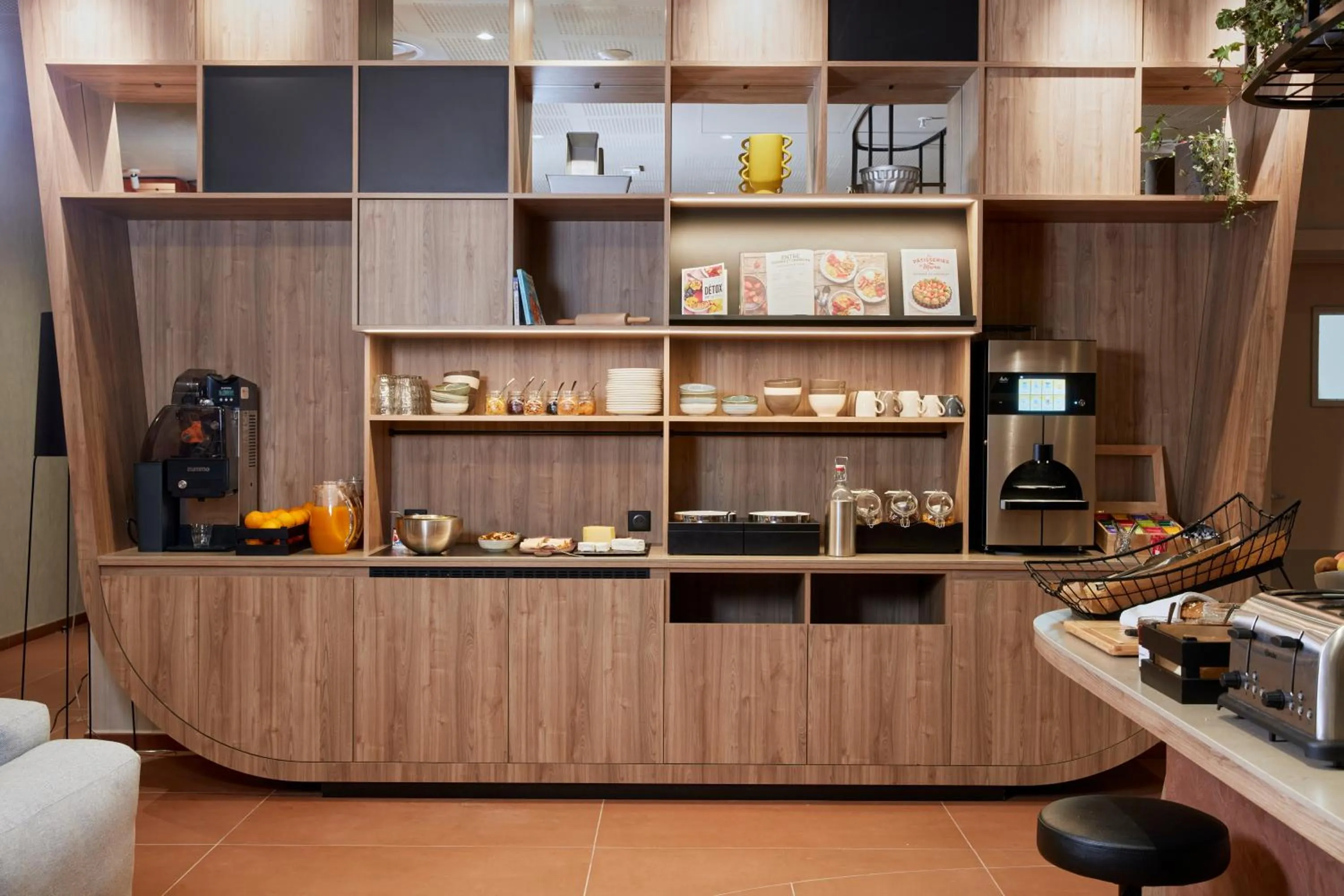 Food and drinks in Aparthotel Adagio Original Toulouse Centre La Grave