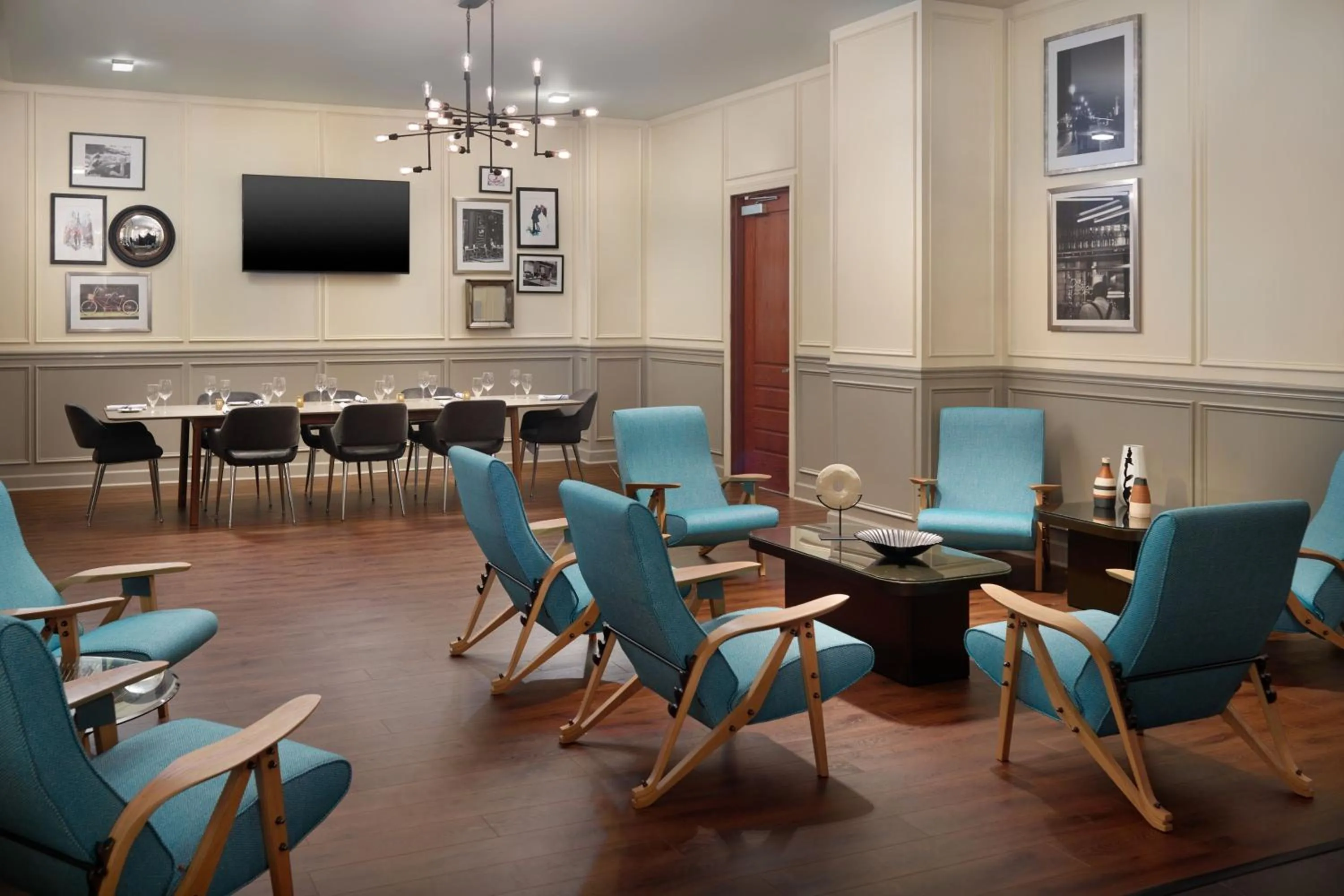 Restaurant/places to eat in Le Meridien Tampa, The Courthouse