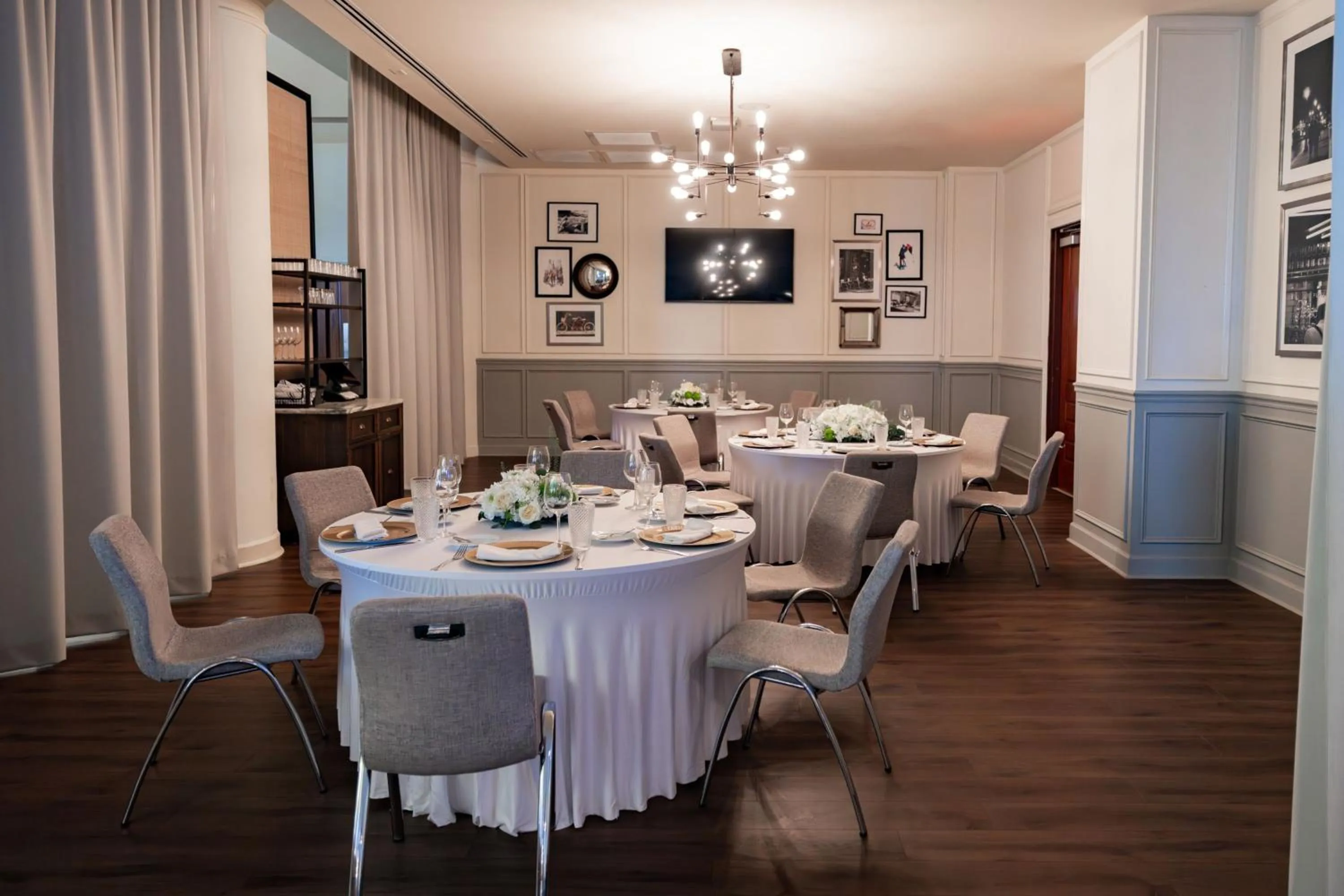 Lounge or bar in Le Meridien Tampa, The Courthouse