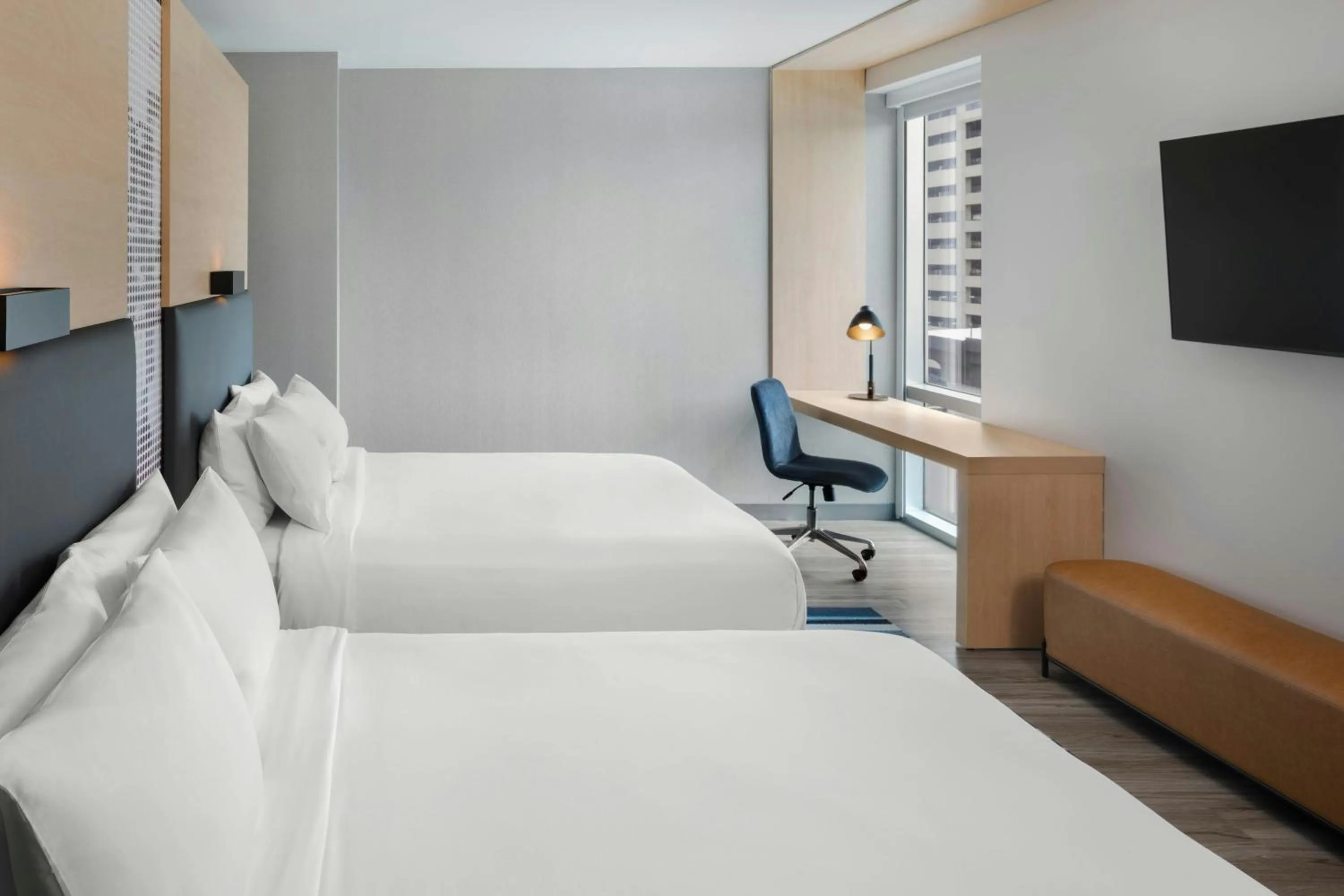 Photo of the whole room, Bed in Aloft - Tampa Downtown