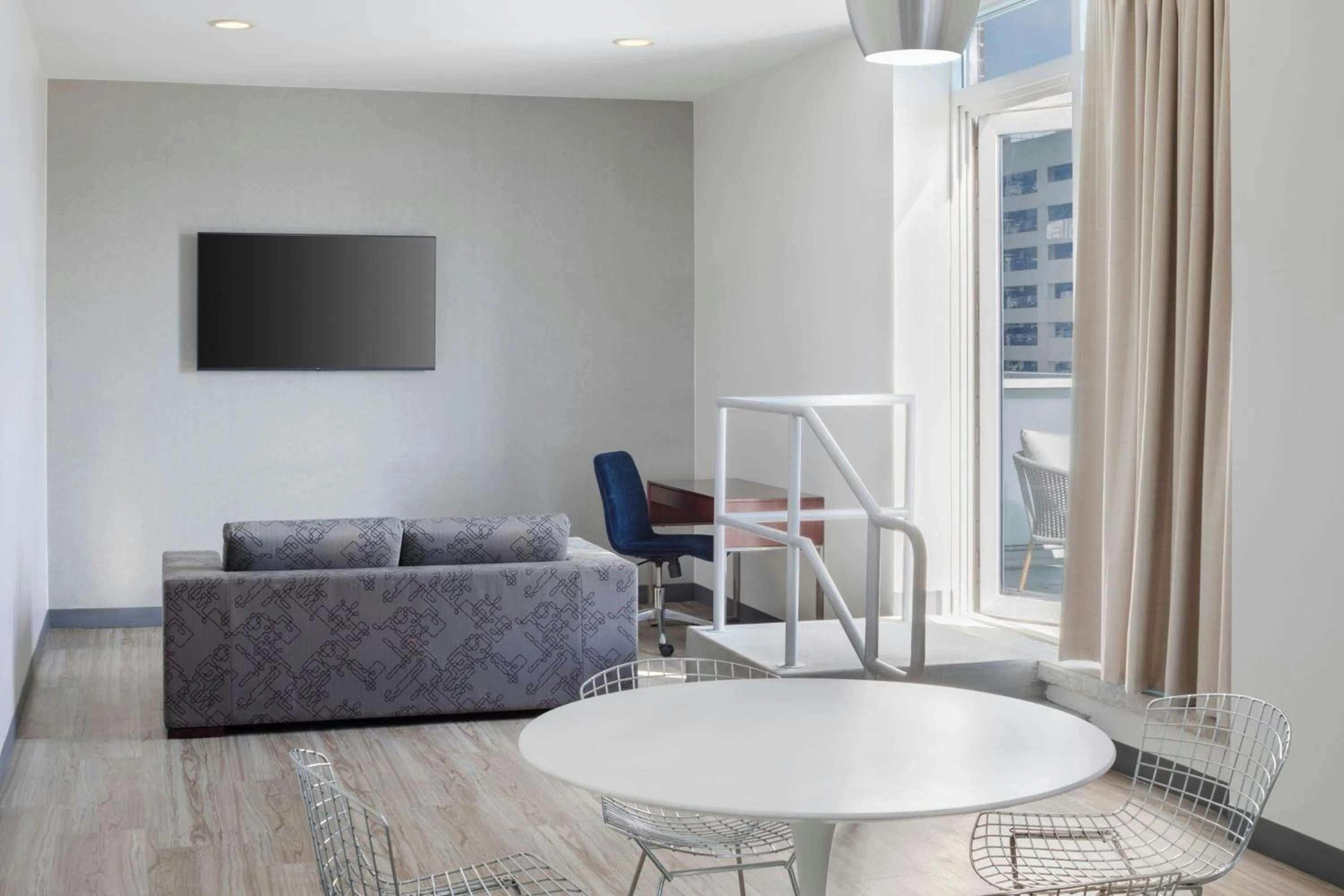 Living room in Aloft - Tampa Downtown