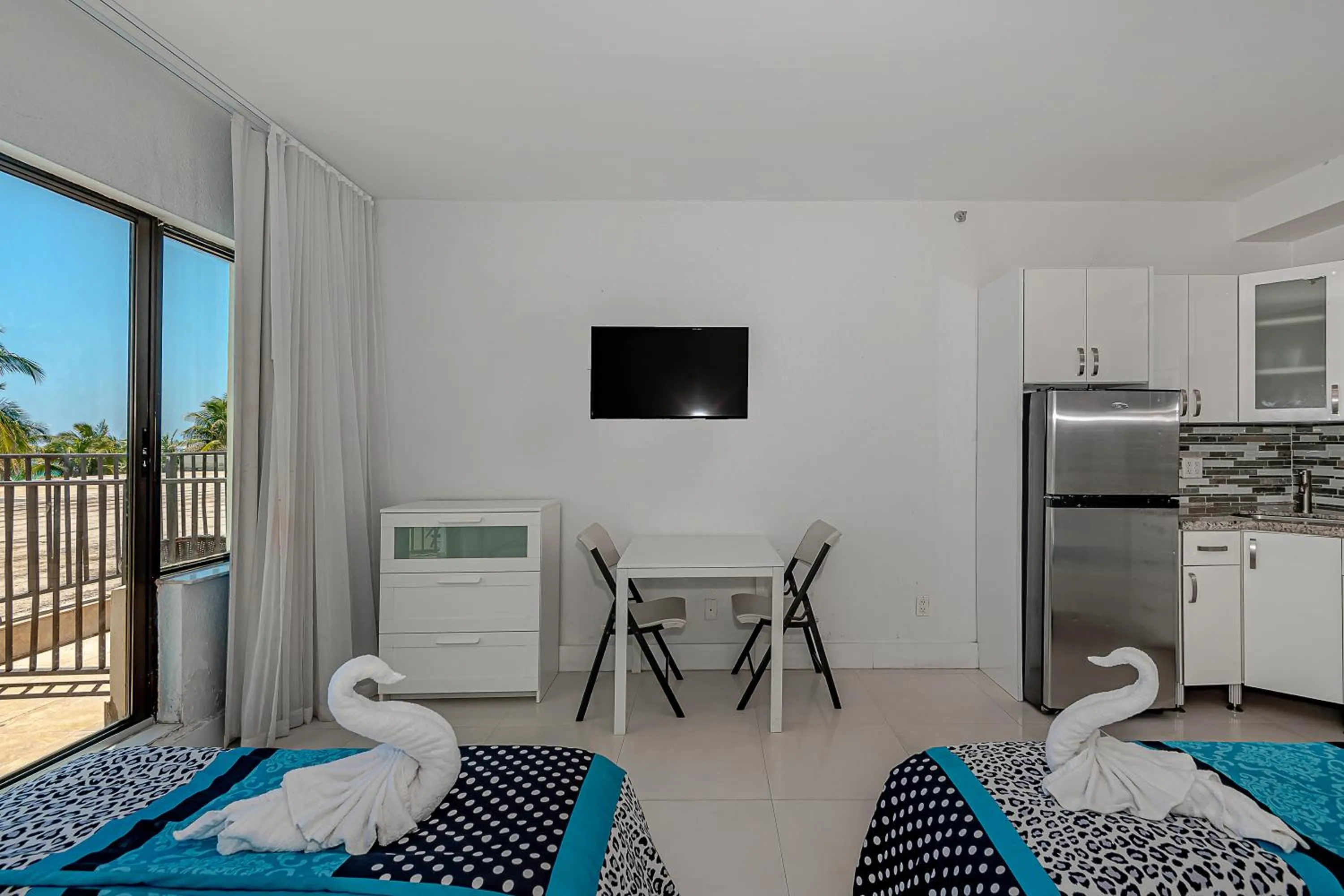 Bed in Beach Front Studio Miami Beach