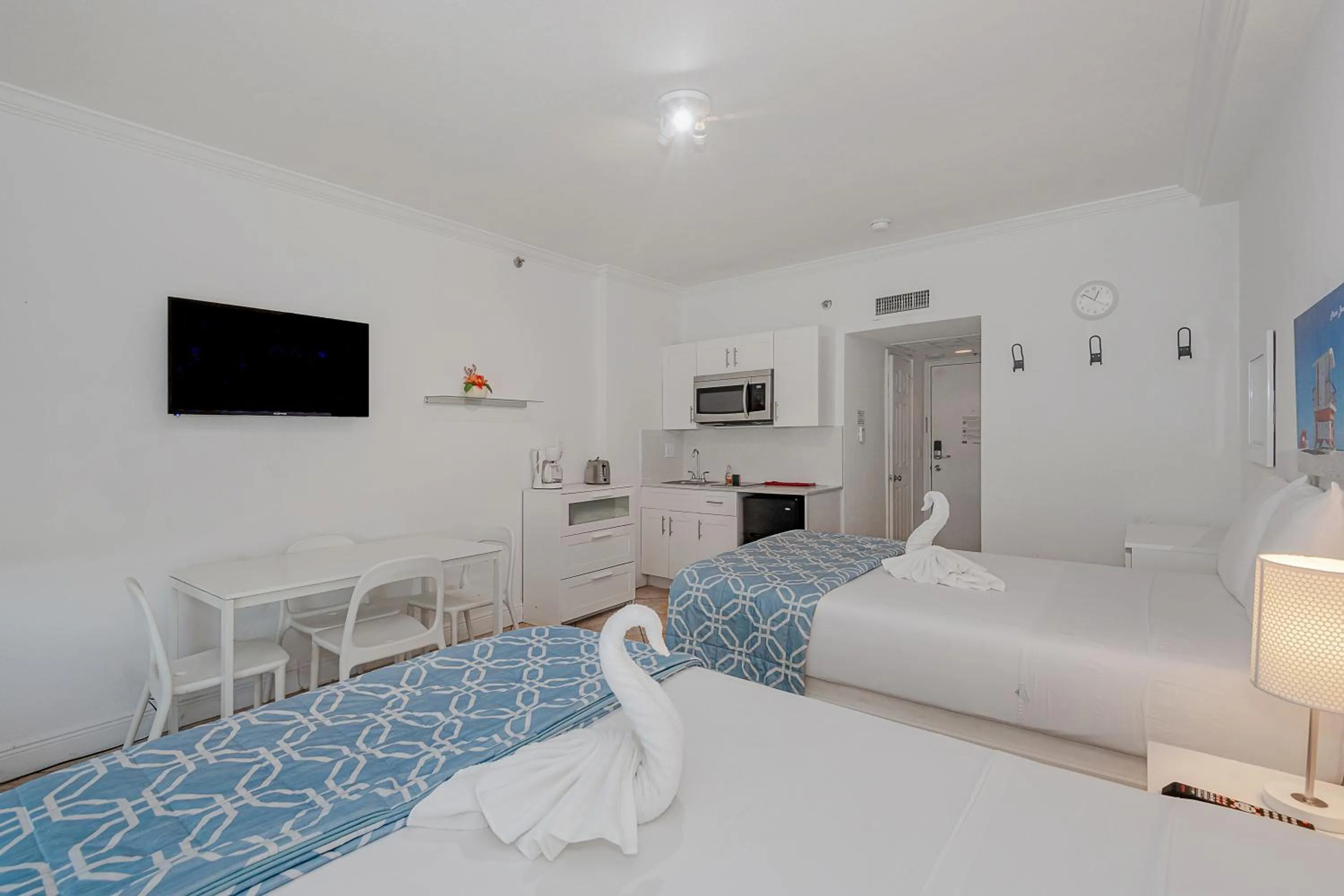 Bed in Beach Front Studio Miami Beach