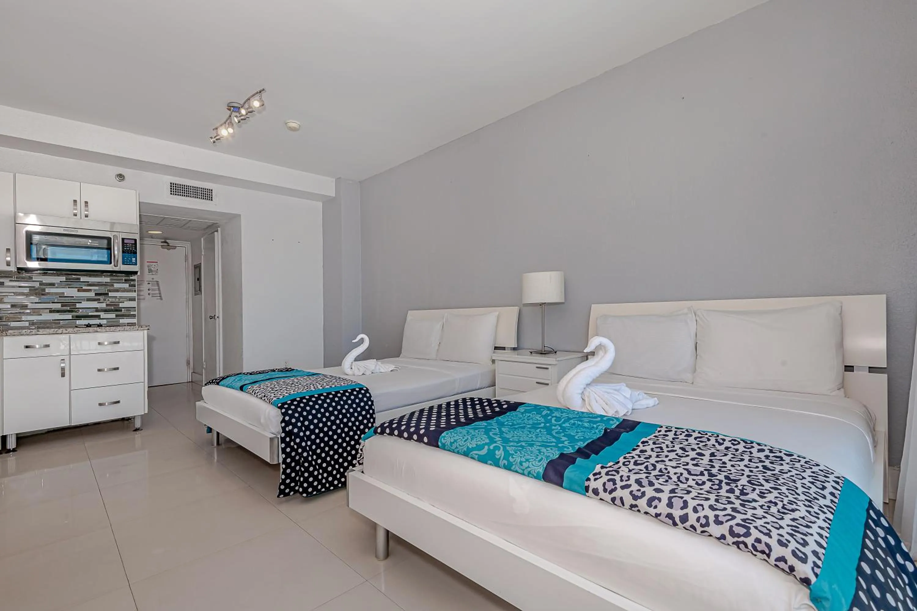 Bed in Beach Front Studio Miami Beach