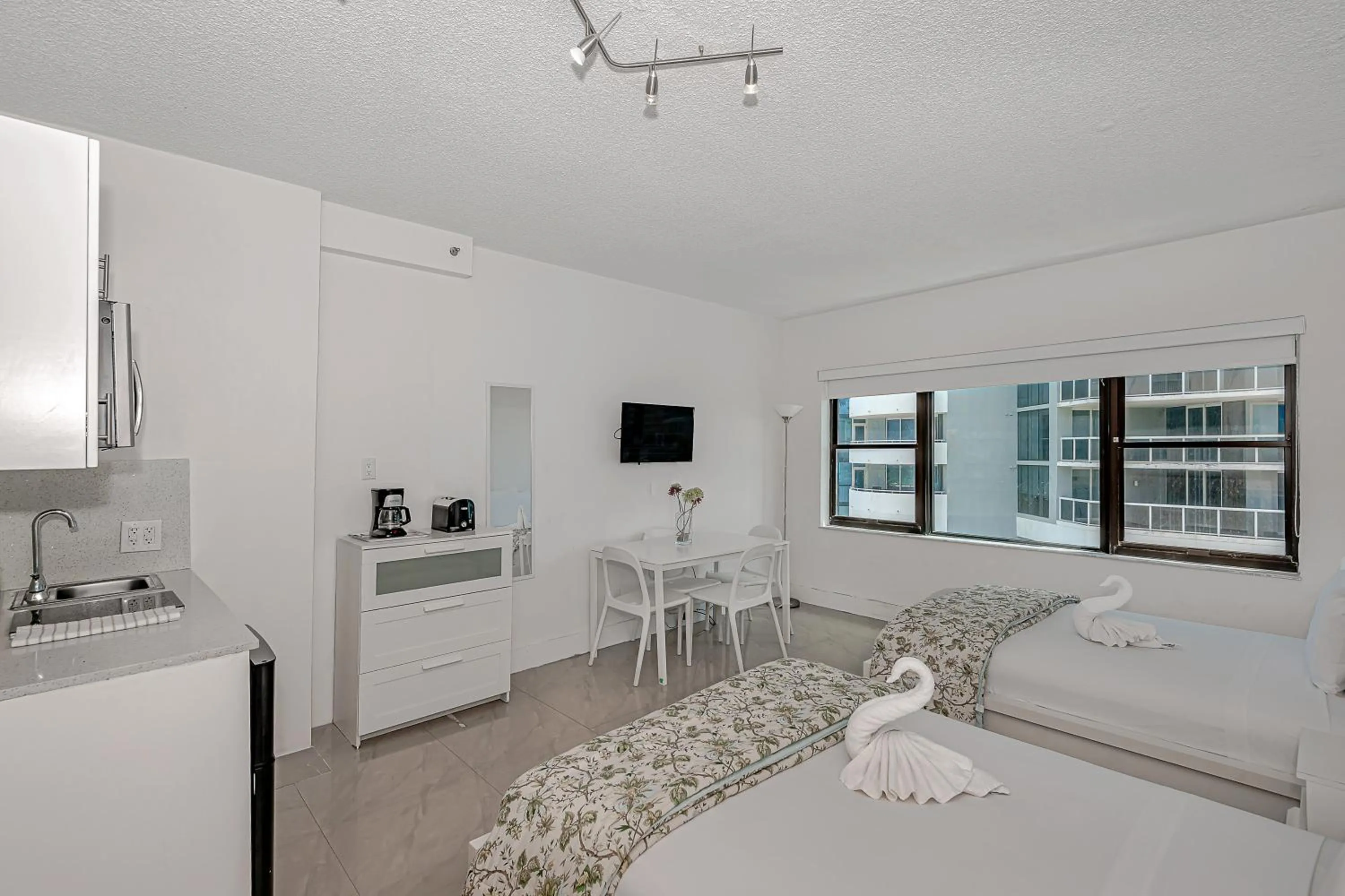 Bed in Beach Front Studio Miami Beach