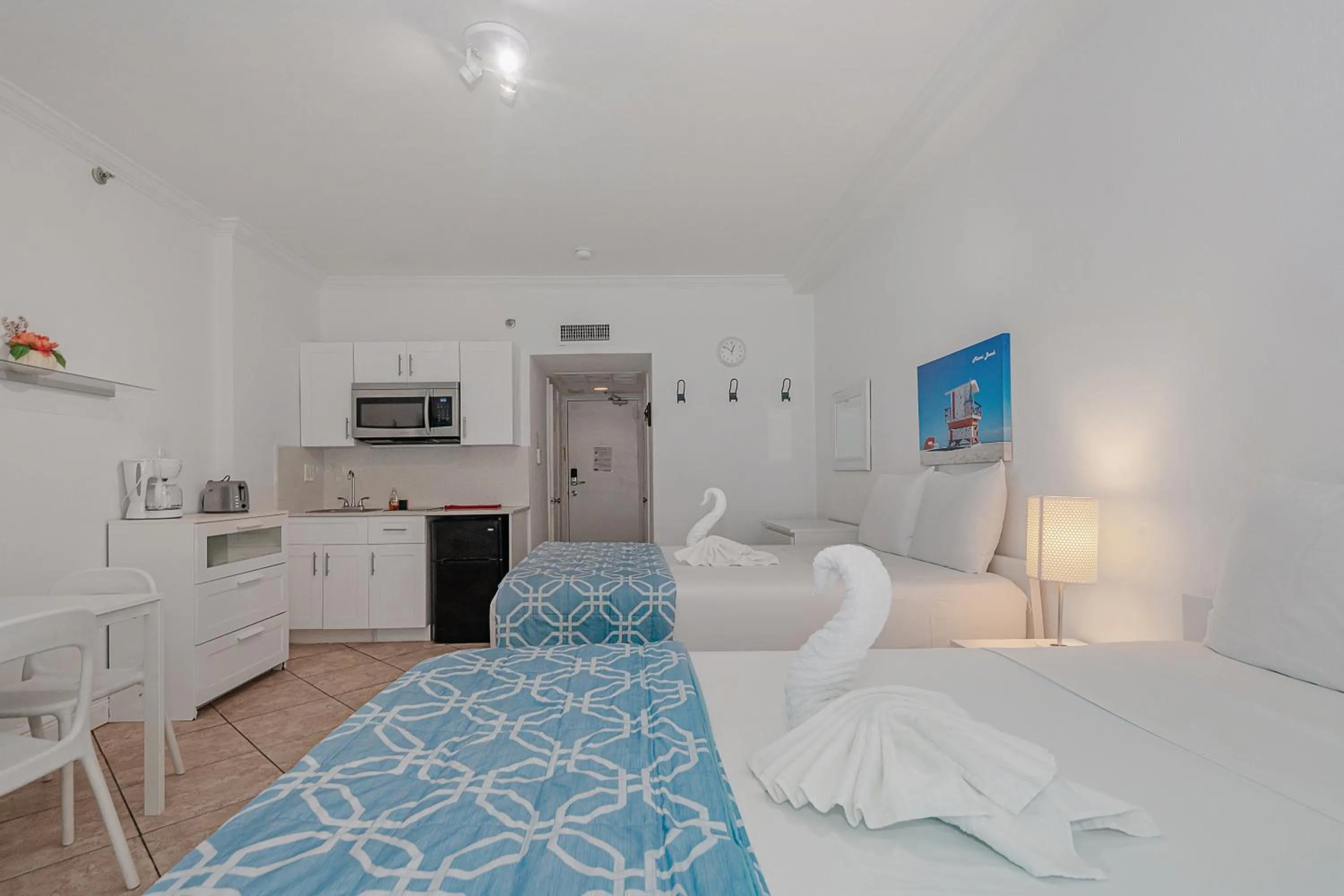 Bed in Beach Front Studio Miami Beach