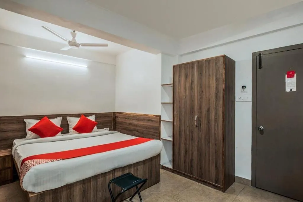 Bed in HOTEL INDIANA