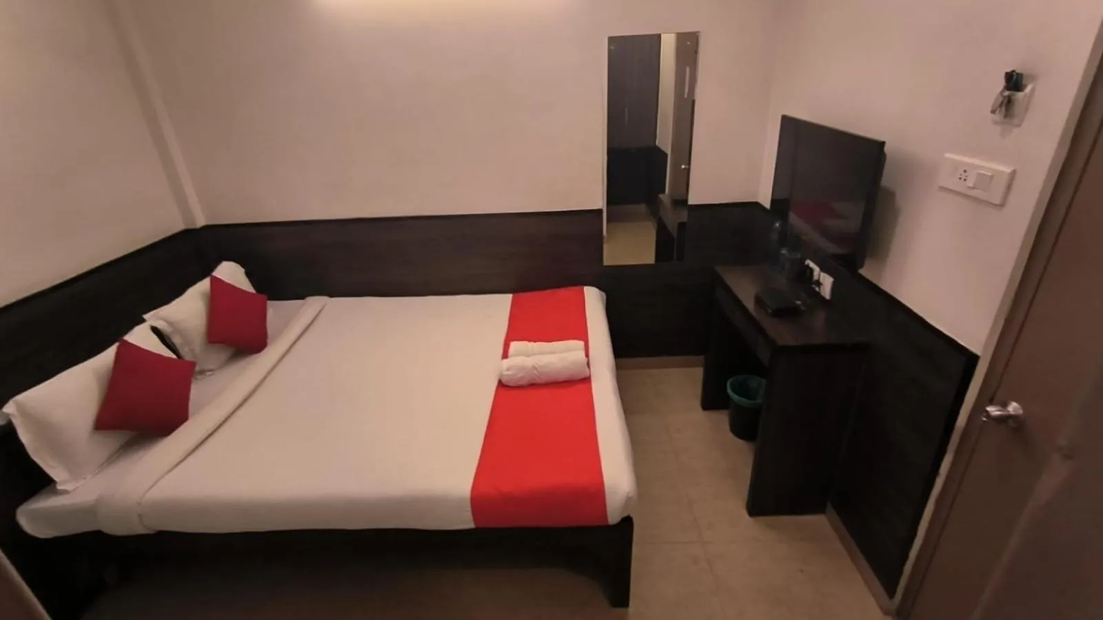 Bed in HOTEL INDIANA