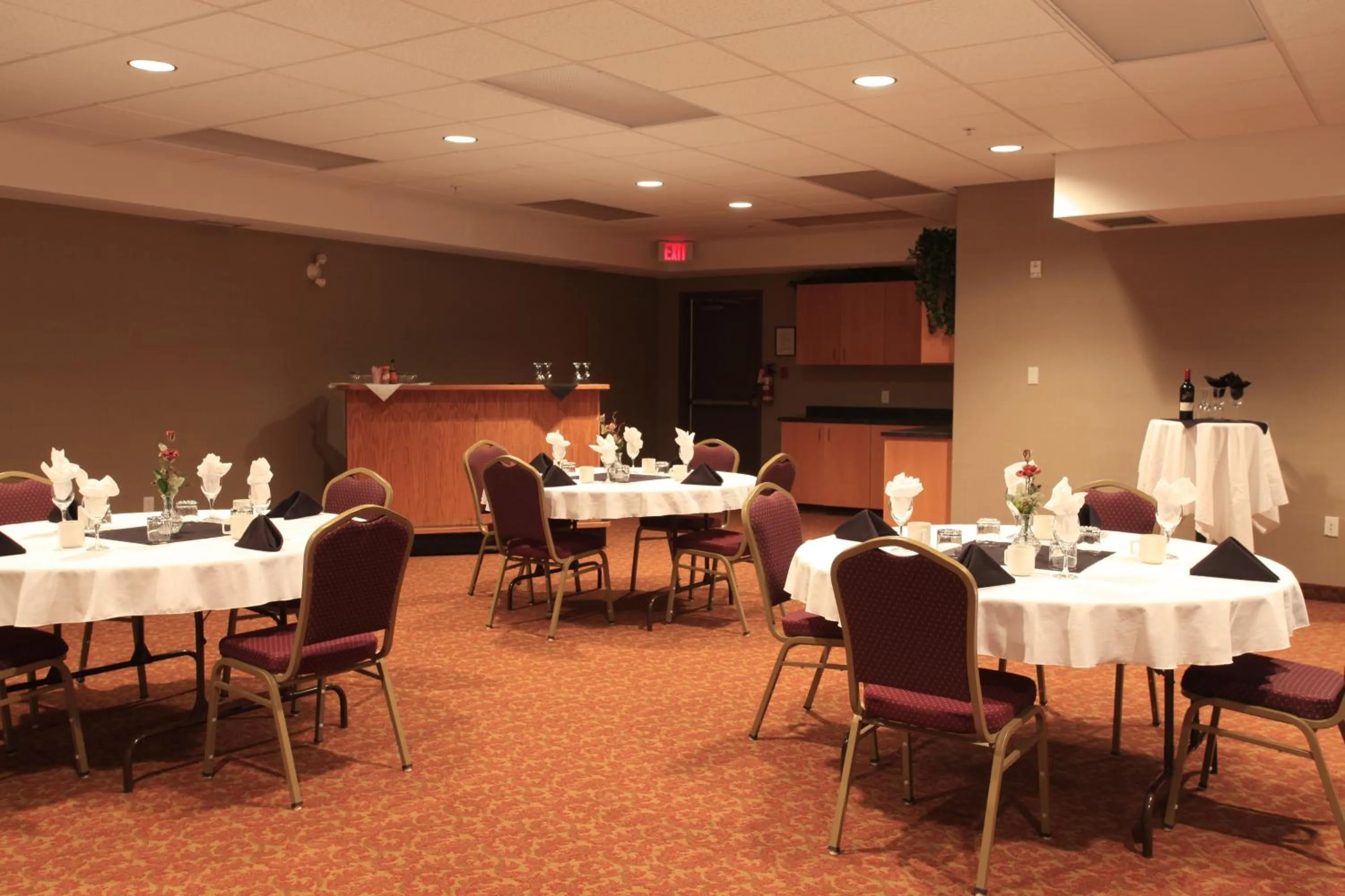 Banquet/Function facilities in Coast Grimshaw Hotel & Suites