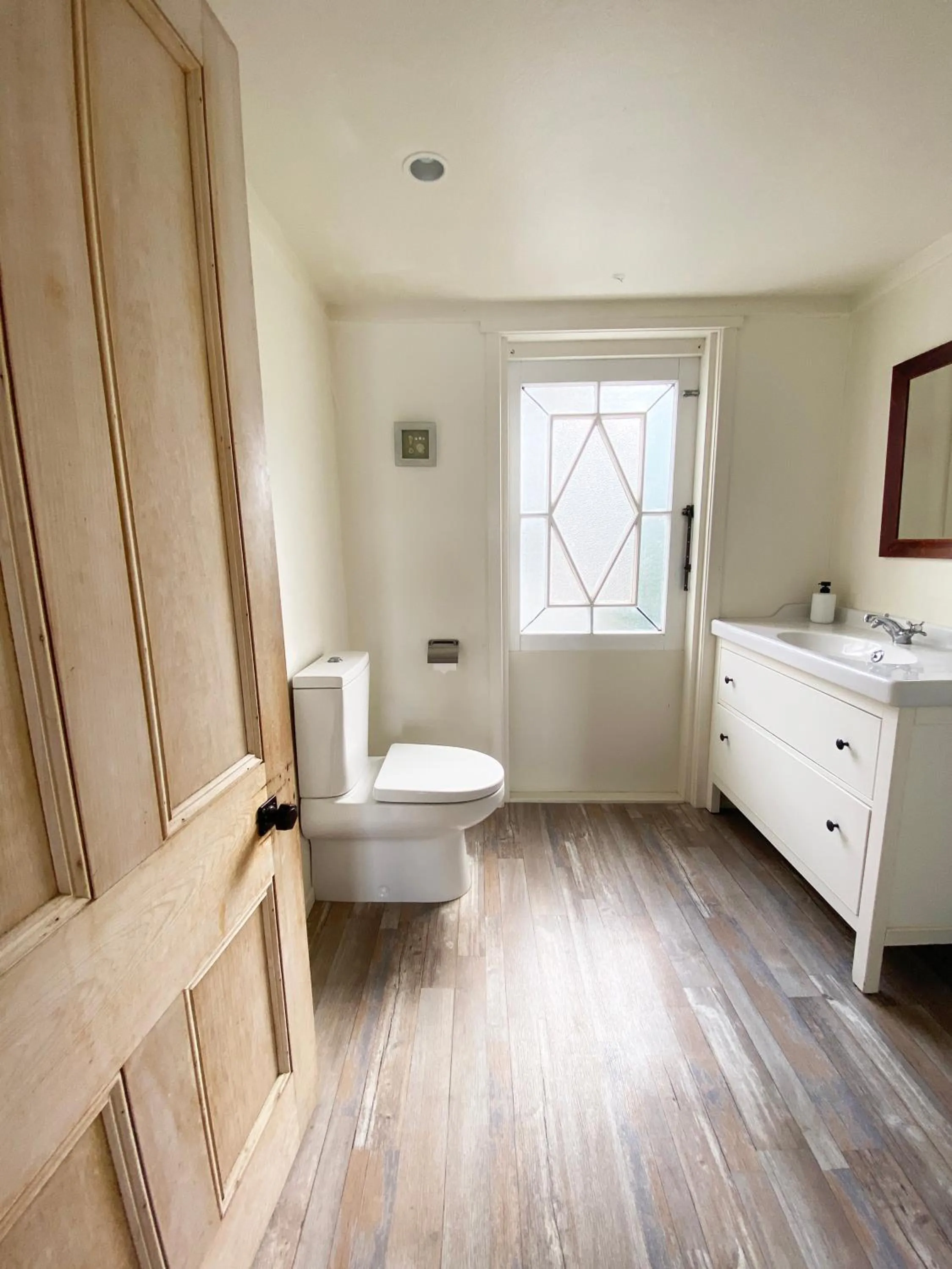 Toilet in Mangonui Waterfront Apartments