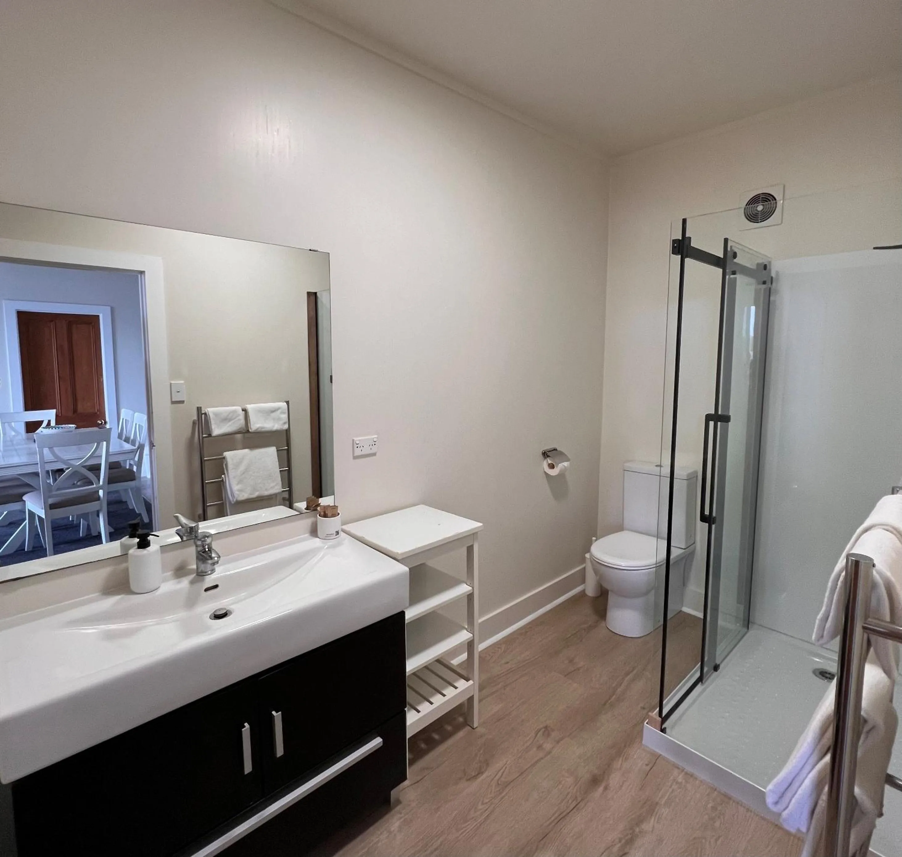 Shower in Mangonui Waterfront Apartments