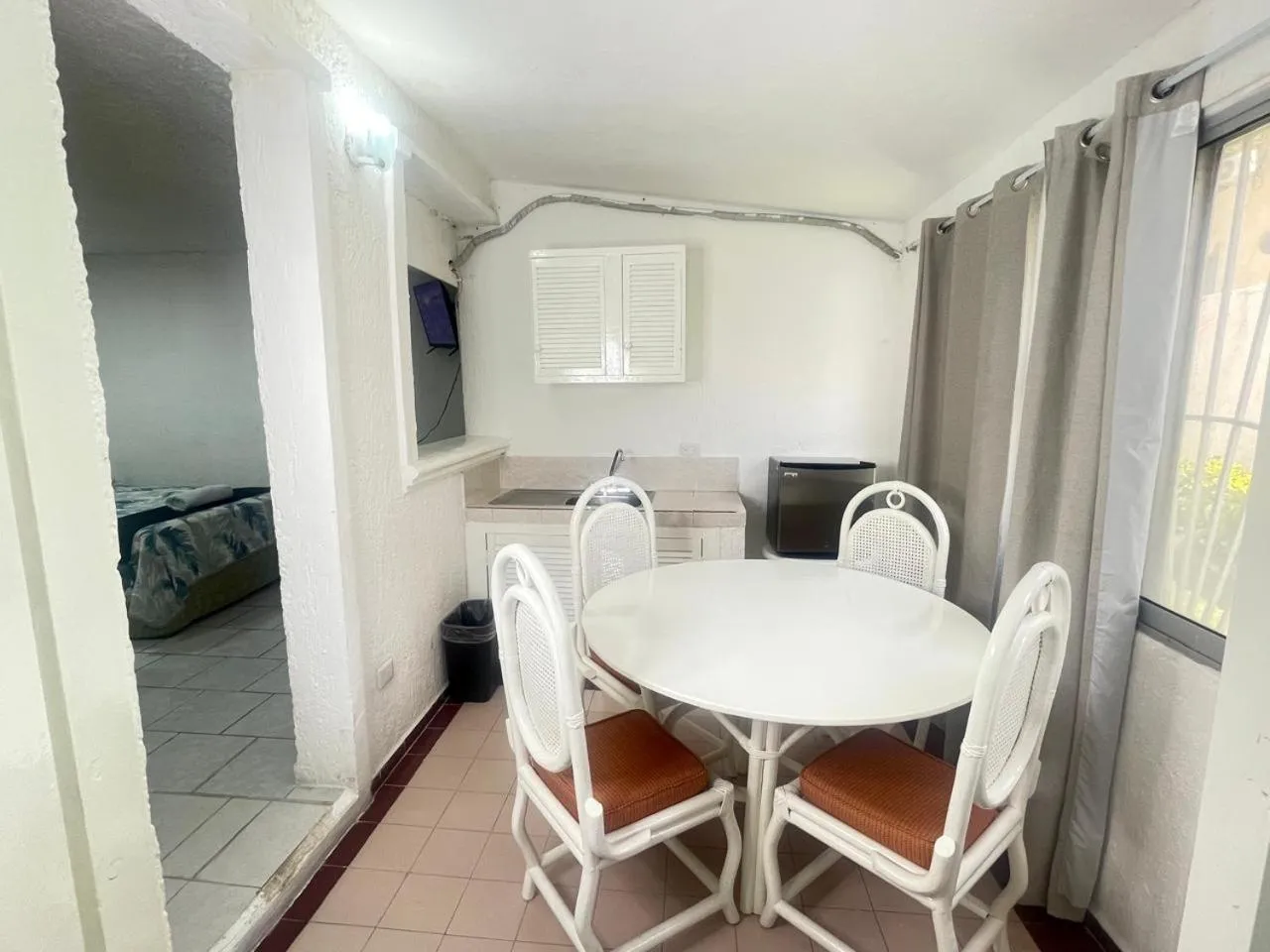 Dining area in Hotel Farallon Inn Cancún