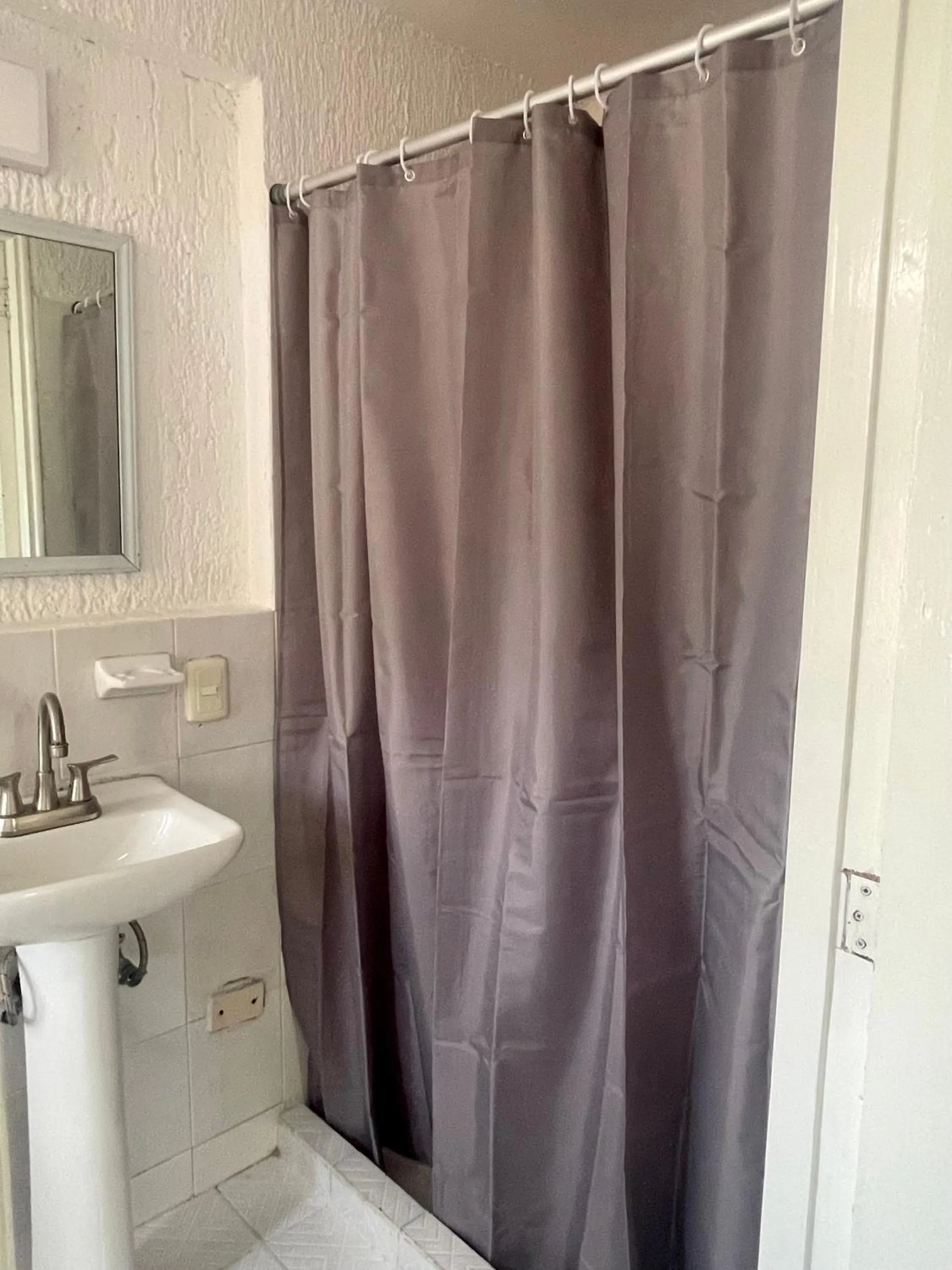 Shower in Hotel Farallon Inn Cancún