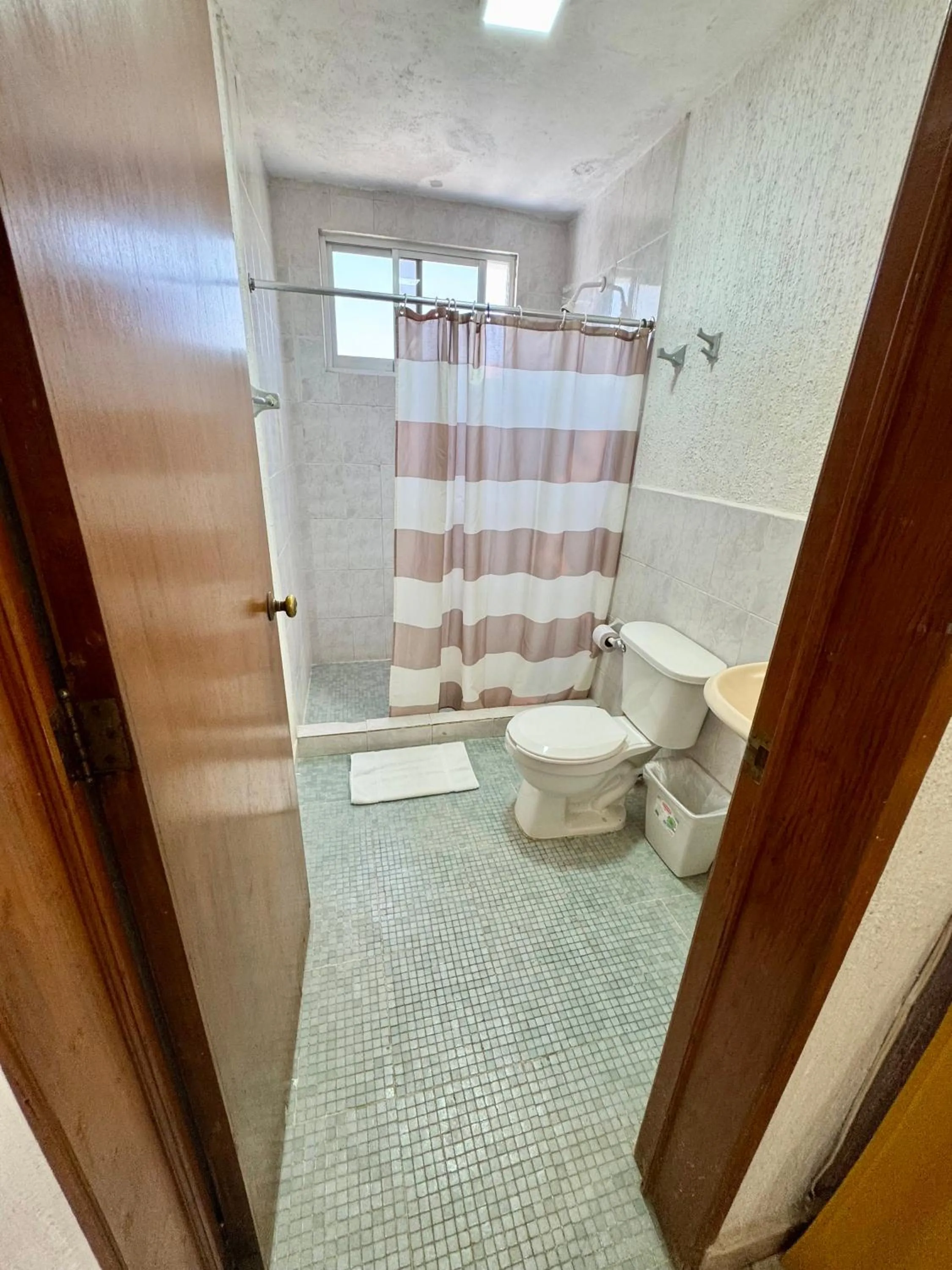 Shower in Hotel Farallon Inn Cancún