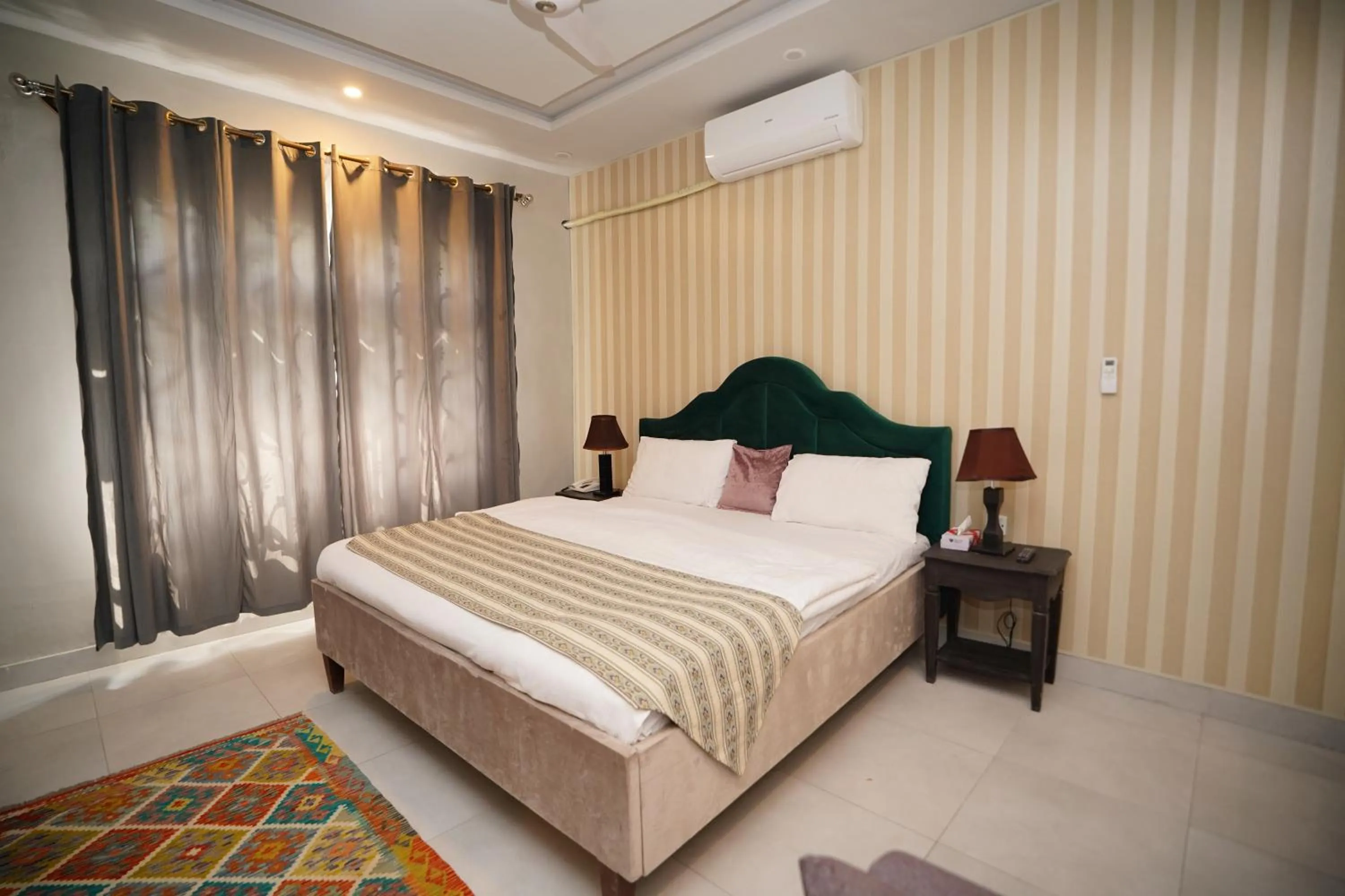 Bedroom in Green orchard skardu