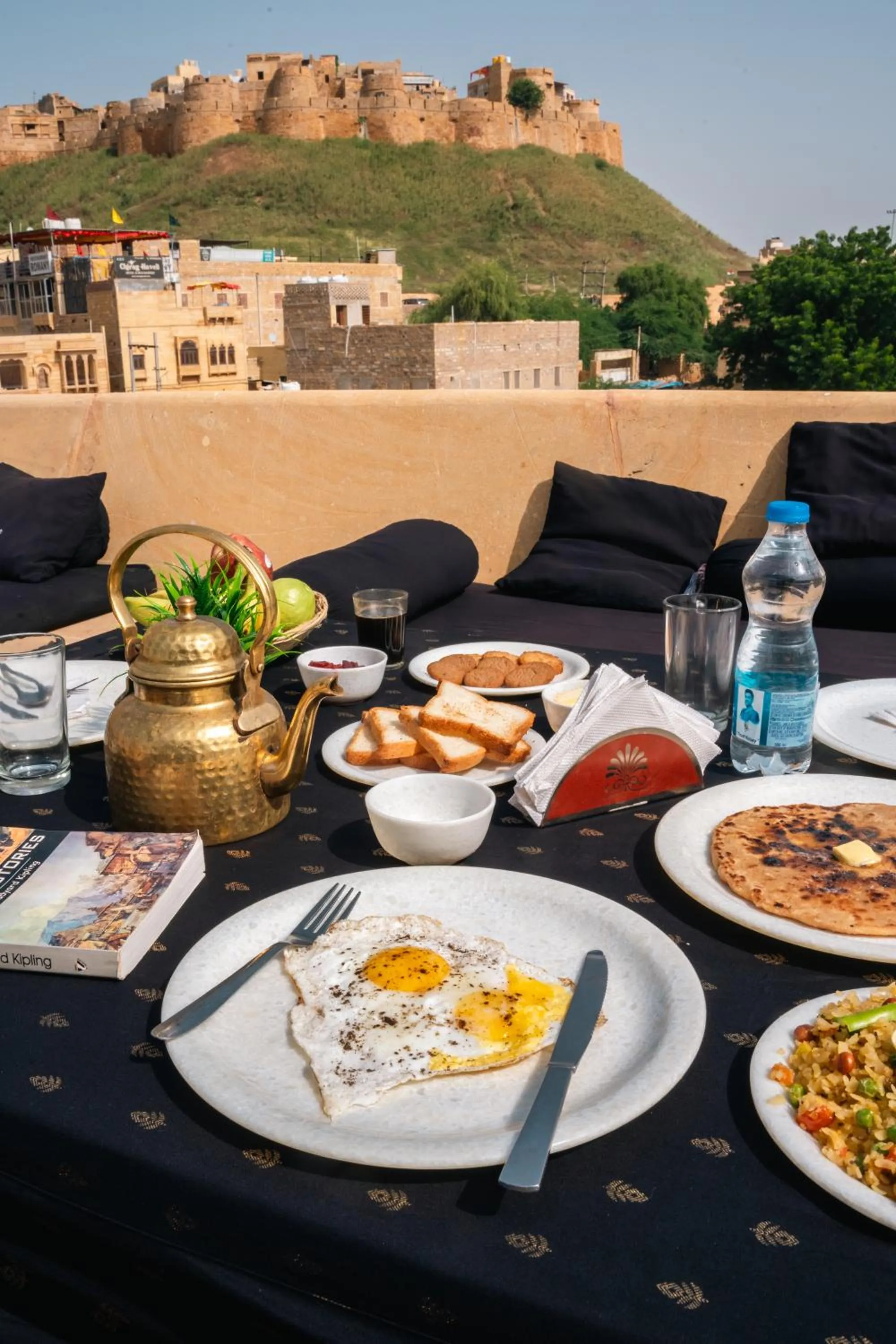 Restaurant/places to eat in The Elite Castle