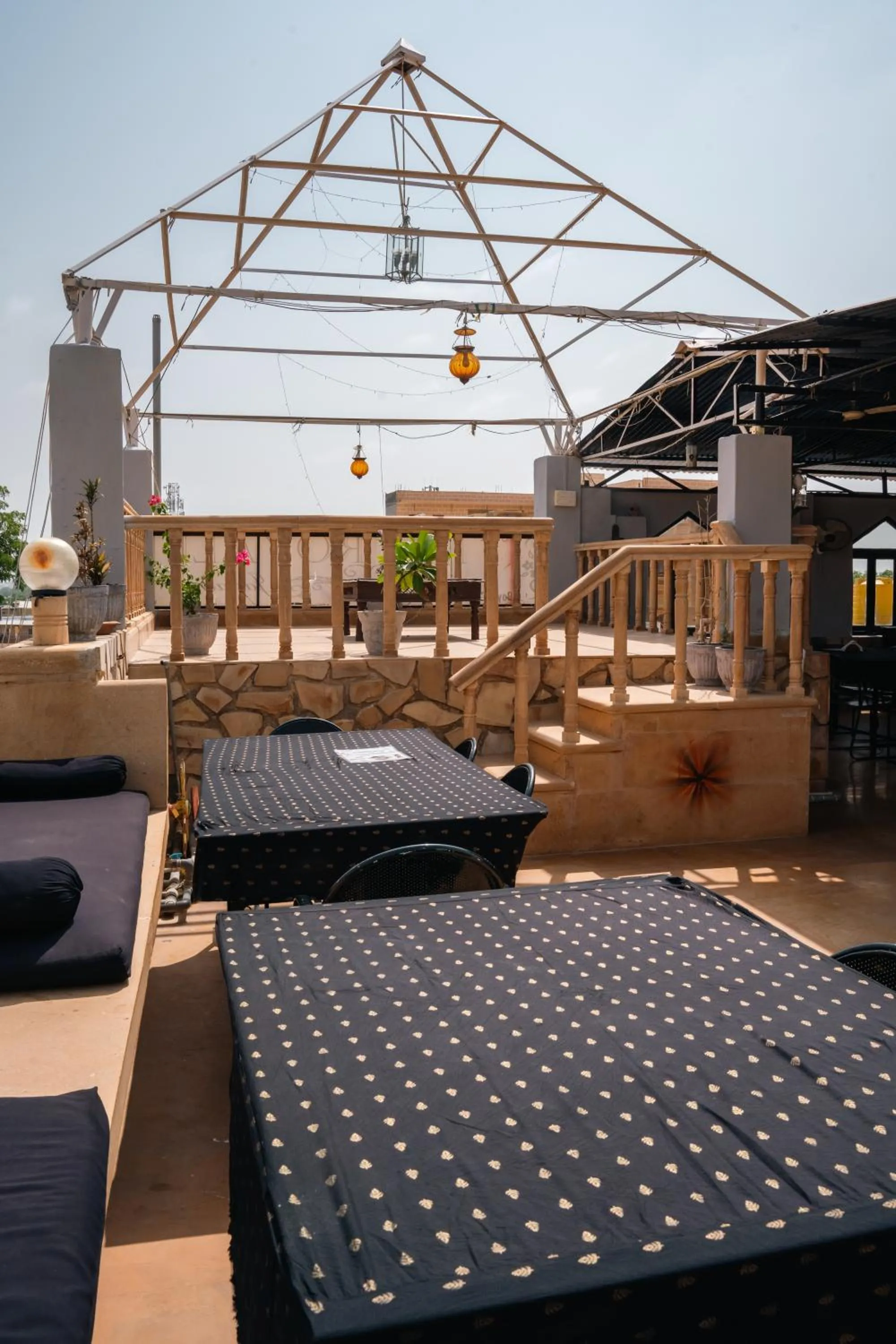 Restaurant/places to eat in The Elite Castle